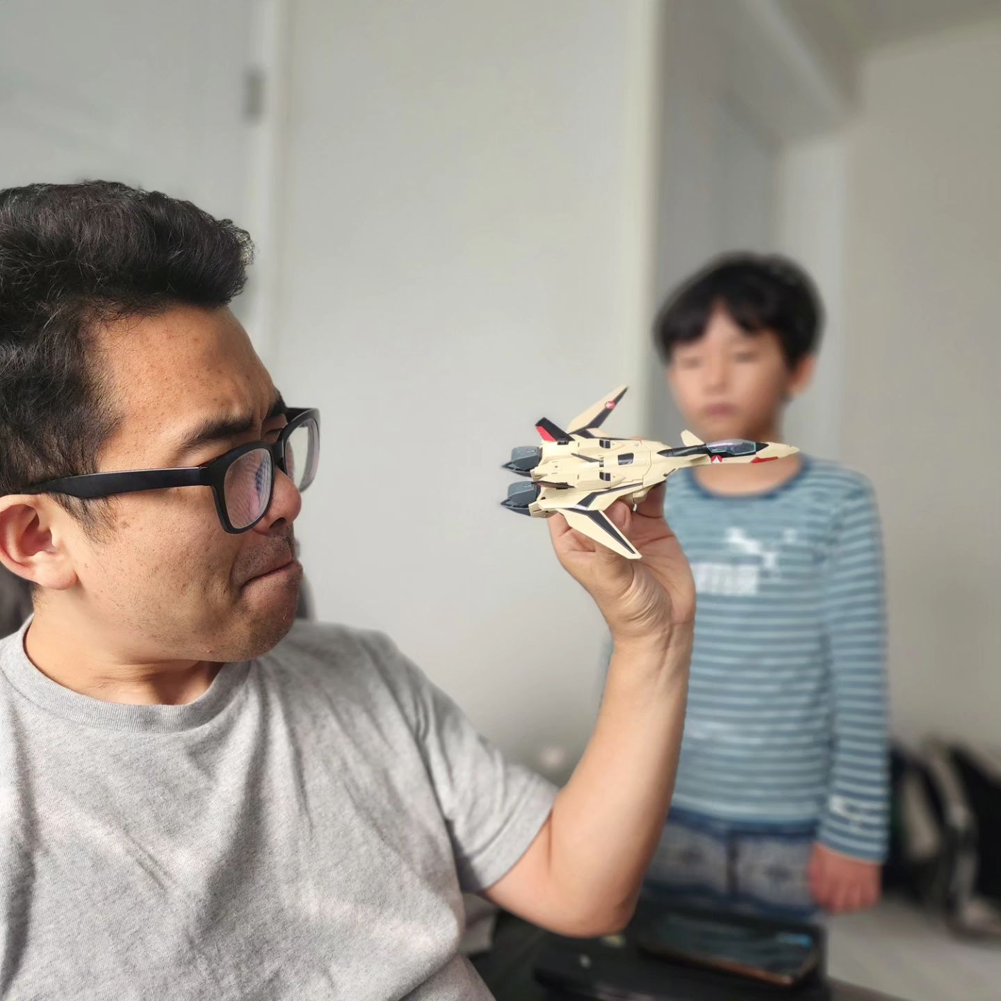 아빠가 장난감 사는시대
어릴때 한을 푼다며
장난감을 계속 사댐.

요즘 애들은 장난감말고
현질해달라고 하는데
아빠는 장난감 사모음.

#키털트
#아빠장난감
#제트기
#아들보다장난감더많은아빠
#아빠모해