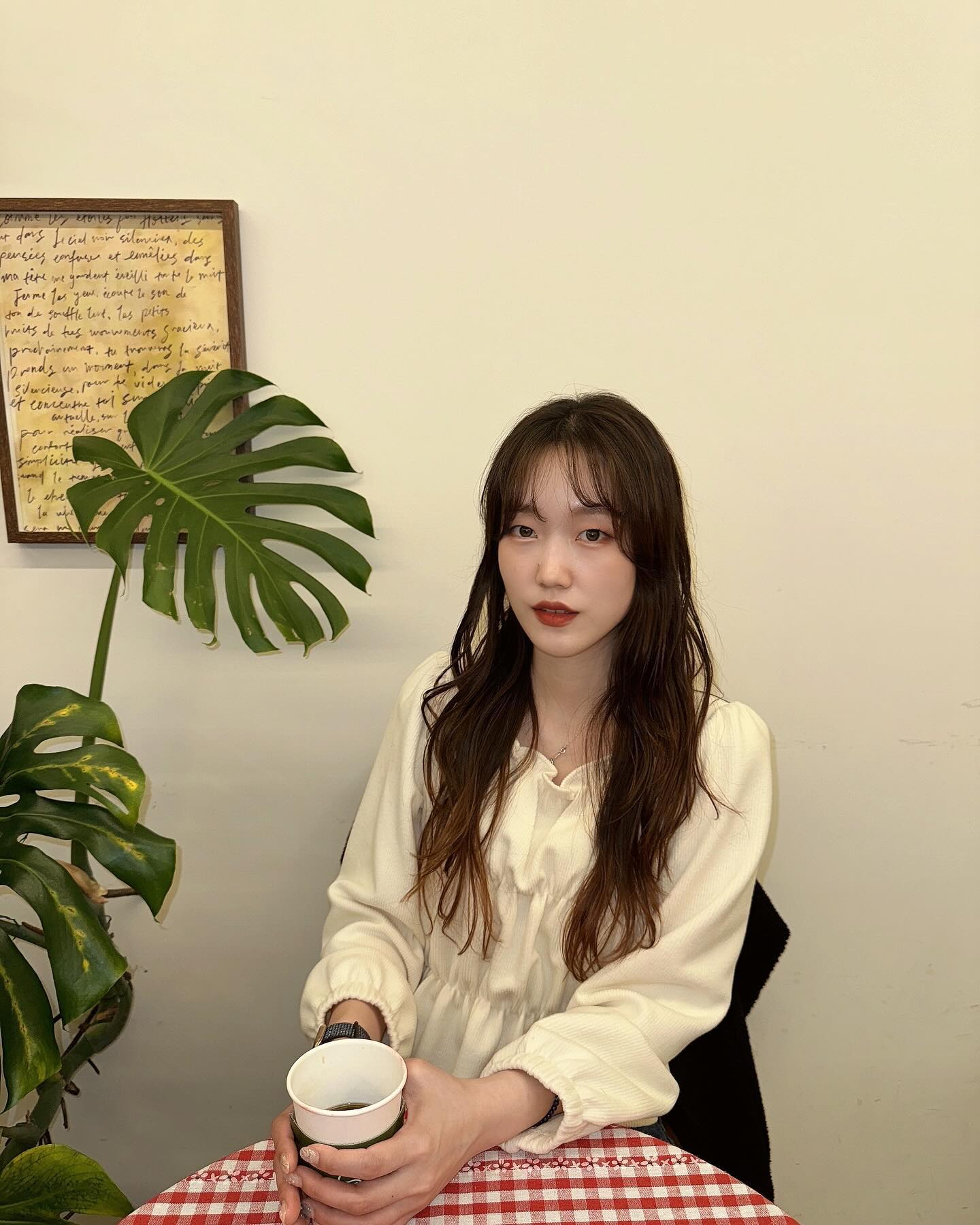 봄봄 헤어컷 #롤링제이
무거웠던 긴머리 가볍게 레이어드컷으로 정리해주니
컬이 살아난댱🙈💕
넘넘 맘에 들어요
금손 #유진디자이너
.
.
.
.
#헤어스타일 #레이어드컷
#강남구청미용실 #압구정미용실 
#청담미용실 #롤링제이헤어메이크업
#긴머리스타일 #긴머리레이어드컷 
#홍대미용실 #염색추천 #레이어드펌
#허쉬컷 #젤리펌 #젤리펌스타일