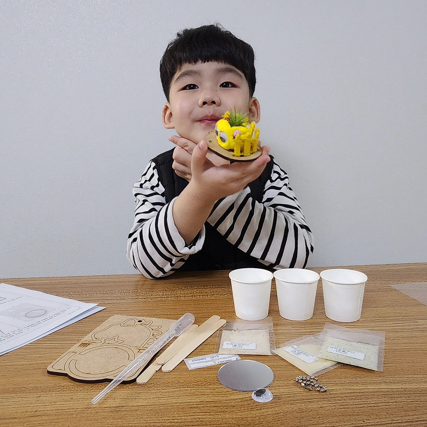 <사이언스존 바이오 플라스틱-공룡거울 실험키트 /반려식물키우기-이오난사 실험키트>
일반 플라스틱과 바이오 플라스틱의 차이점을 이해하고 환경을 생각하는 바이오 플라스틱 공룡거울을 만들어 보는 과학실험키트!!

반려식물키우기–이오난사 실험키트는 식물의 공기정화 원리를 이해하고 귀여운 반려식물을 키우는 과학키트!!

#협찬#초등스타그램#엄마표과학#방학스타그램#과학실험#과학키트#과학실험키트#사이언스존#체험단추가