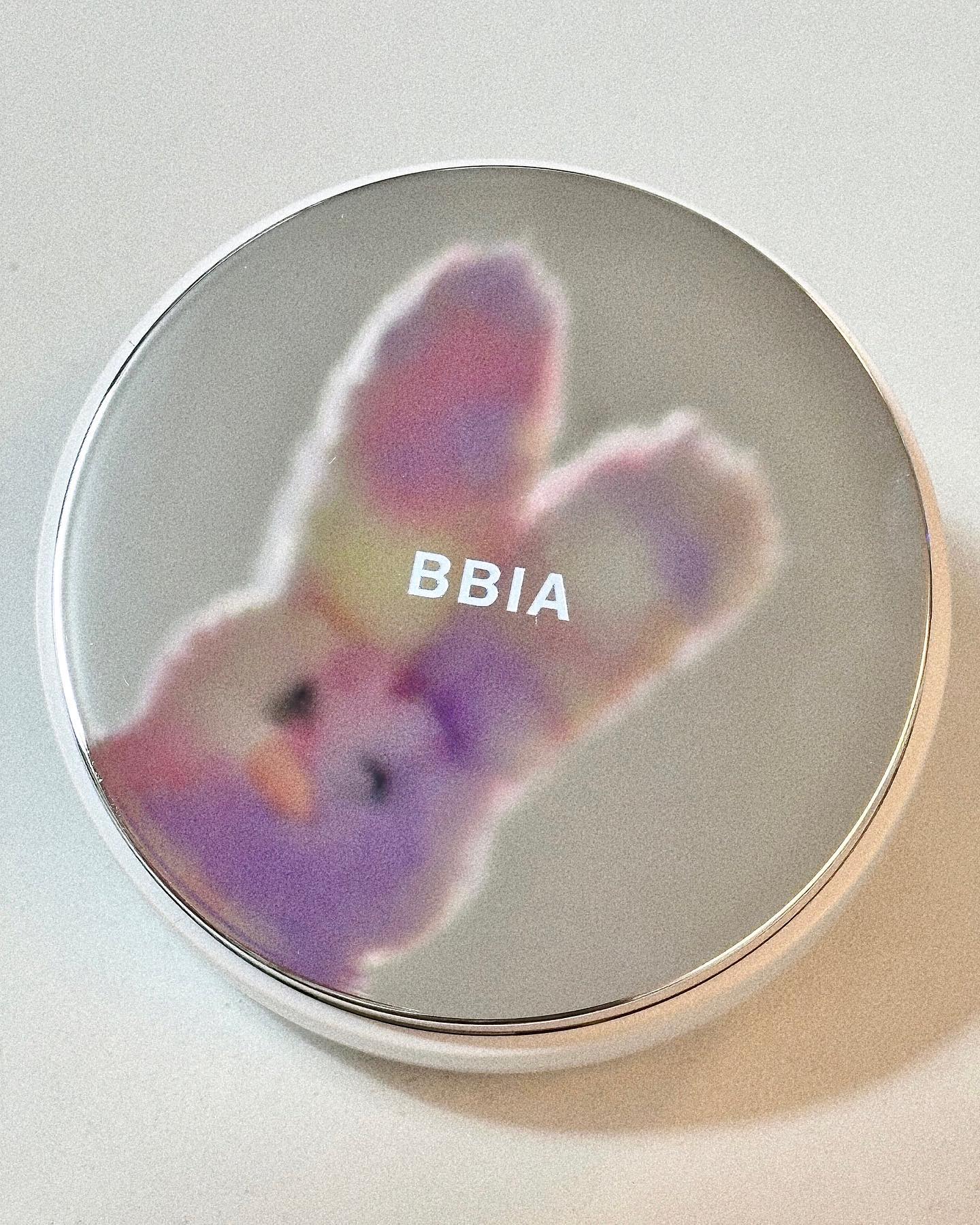 #제품협찬 bbia.official 

품절대란이라 저도 못구했던 스파츌러 컨실러가 드디어 올영 입점한데요👀🩵

색조 맛집인 삐아가 이번엔 #색잘먹쿠션 으로 출시되었는데 어떤 계절이든 피부타입이든 손쉽게 사용가능한 세미글로우 타입이예요ㅎㅎ
얇고 가볍게 물처럼 발려서 #물착쿠션 #물착글로우 라고 불릴정도🫧

이번 SNS에서 난리난 스파츌러 컨실러! 세척에 용이해서 위생적으로 발리면서 하루종일 다크닝없이 깨끗한 피부를 유지할수 있도록 도와주는 컨실러라니..👀

프로모션
1.오 스테이 컨실러 : 15,000 -> 8900원 (40%할인)
2.오 글로우 쿠션 : 30,000-> 19,900원 (33%할인)
오특❗️컨실러 👉🏻 4/16 , 쿠션 👉🏻 4/18