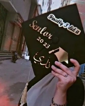 ♥️♥️♥️
.
.
.
.
.
.
.
.
.
.
.
#graduation #graduate #graduated #gift 
#hat #giftideas