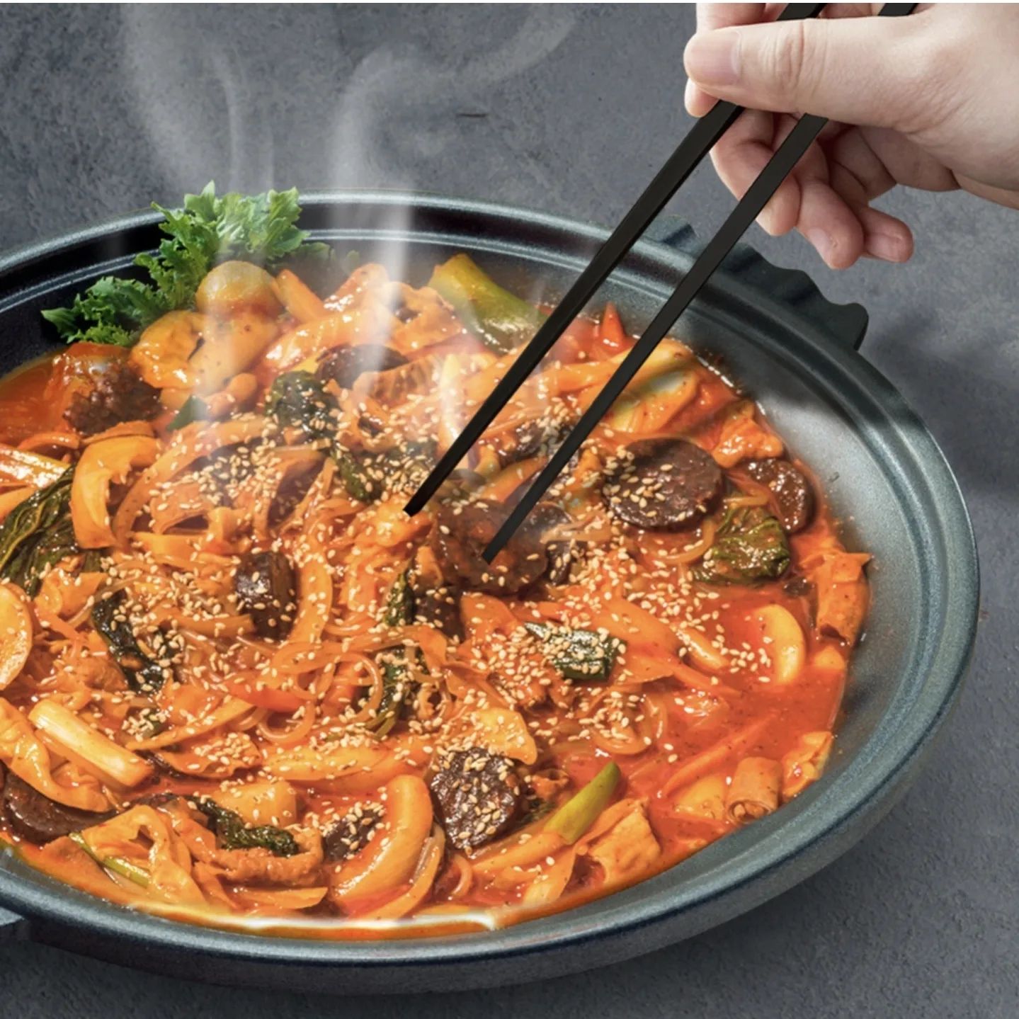 🍲신림동 순대타운에서 먹던 맛 그대로! 순대곱창볶음🍲

📅 공구기간 : 3/14(오전10시) ~ 3/16(오전10시)
🦀 구매처 : 프로필 링크에 있어요🫰🏻

✅ 신선한 제품 출고를 위해 당일 생산, 당일 출고를 원칙 
✅ 꽉 채운 3️⃣인분 양으로 기존 밀키트와 차별화된 사이즈 
✅ 정해진 양 이상 무리해서 생산❌️
✅ 매일 입고되는 식재료를 철저히 검수! 
✅ 청정 제주산 곱창으로 만들어 안심하고 먹을 수 있습니다. 
✅ 식재료, 비법소스, 조리법이 다 동봉 
✅ 맛있는 맛의 노하우를 그대로 담아 직접 만들었습니다. 
✅ 맛있는 한끼를 원하는 곳 어디서든 즐길 수 있습니다. 
✅ 신선하고 건강한 재료 
✅ 안심할 수 있도록 위생적인 포장 

🍛🍛행사가

순대곱창볶음 3인분 : 22,900 (배송비 3,500원)

순대곱창볶음 6인분 : 45,800 (배송비 무료)