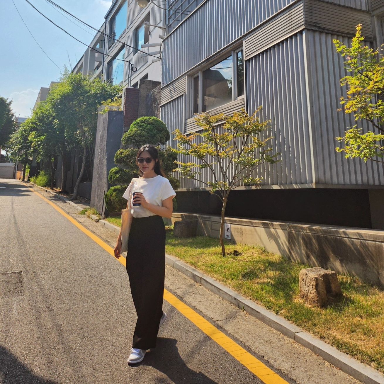 갈수록 옷이 편해야 맴도 편함🧵 이번 주말 목표는 이사 전 물건 비우기 💪💪 냉장고랑 옷장 정리 시급함,,🙄