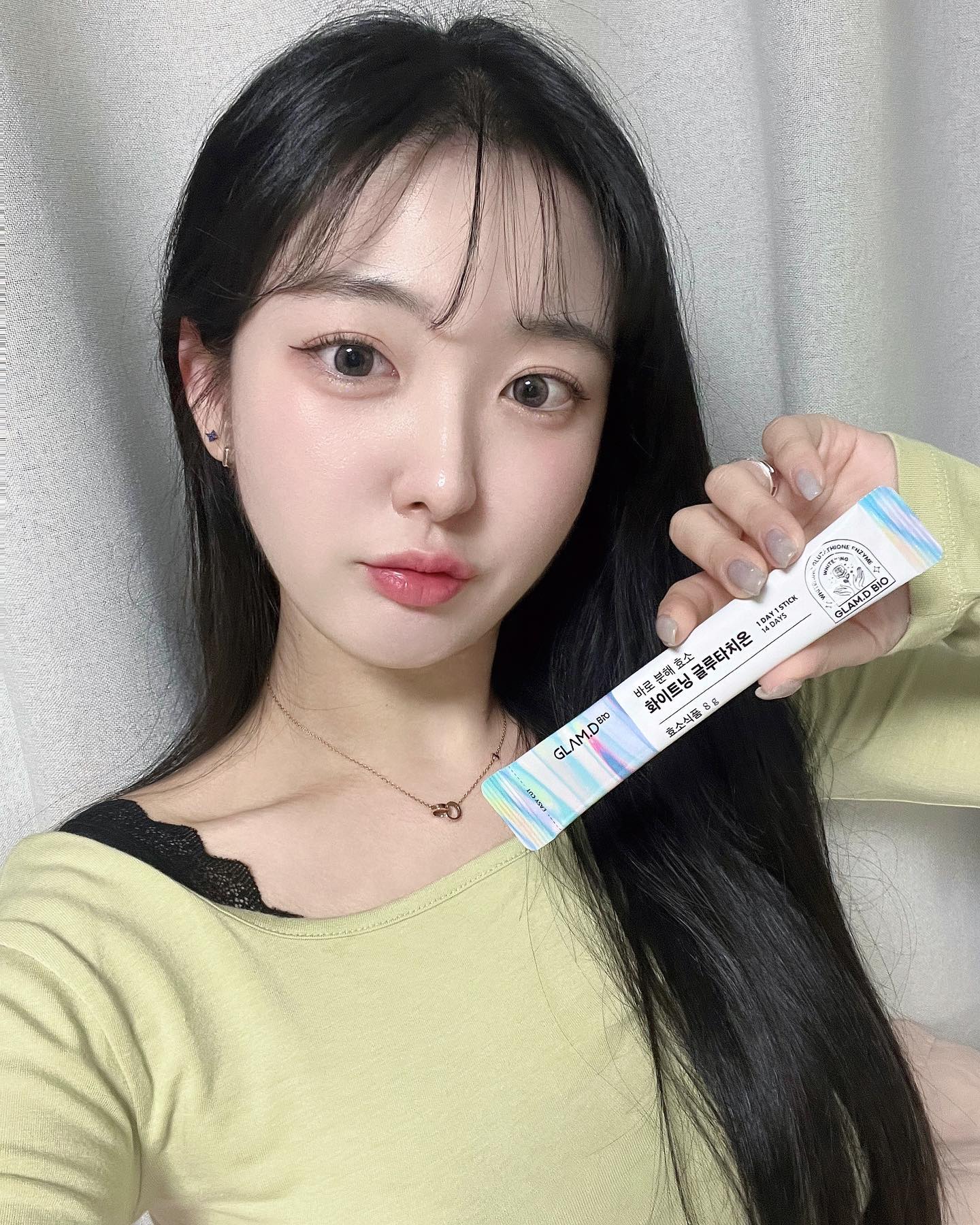 #협찬 

요즘 핫한 이너뷰티 관리템, 글램디 글루타치온 🫶🏻
아직도 글루타치온 모르시는 분은 없겠죠?! 원래는 피부 미백으로 유명하죠 ღ 

1등 효소 + 글루타치온 + 유산균 + 식이섬유, 이렇게 신개념 4세대 효소가 포함되어있고, 물에 타먹는 워터타입으로 몸에 바로 흡수된다고 해요🥤

핑크 레몬맛인데 피부와 장건강까지 챙긴 제품🩷 다들 이너뷰티도 챙기기!!

#협찬 #글램디 #글램디바이오 #바로분해효소 #화이트닝글루타치온 #글루타치온효소 #글루타치온 #핑크워터 #글루타치온효과 #이너뷰티 #효소 #글루타치온추천 #화이트닝효소