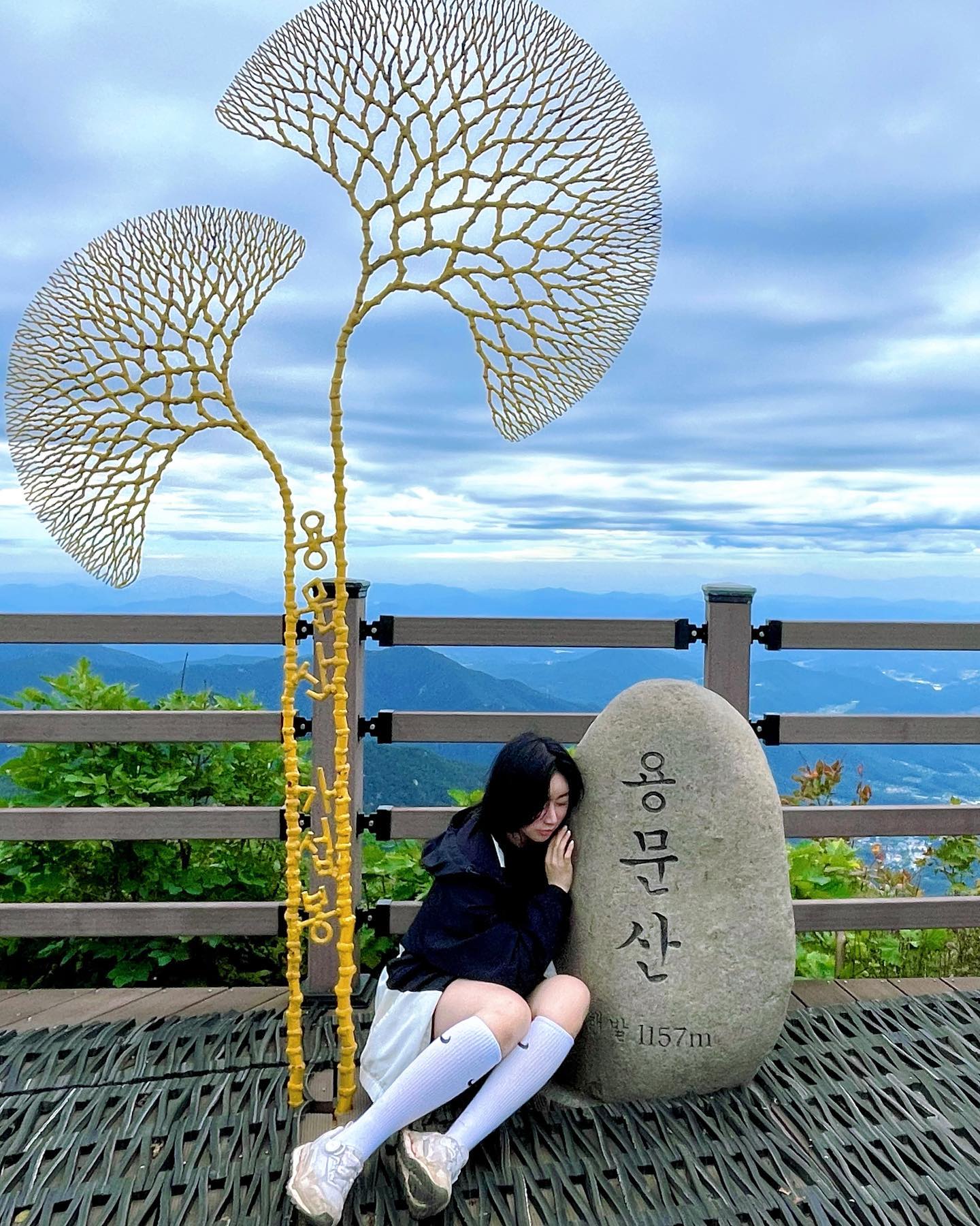 1일 2산은 기본이징'◡'
하지만 내 무릎이는 기본이지 못하지🫠
유명산 보단 용문산 코스가 좀 더 내 서타일💗 

𝙏𝙞𝙥. 최단코스로 가실 분은 용천 스카이벨리 돌이 나와도 멈추지 말고 쭉쭉 올라가세오! 차단기가 나올때 까지 올라가시면 좌측으로 공터가 나오니 거기에 주차하시면 됩니동🤍