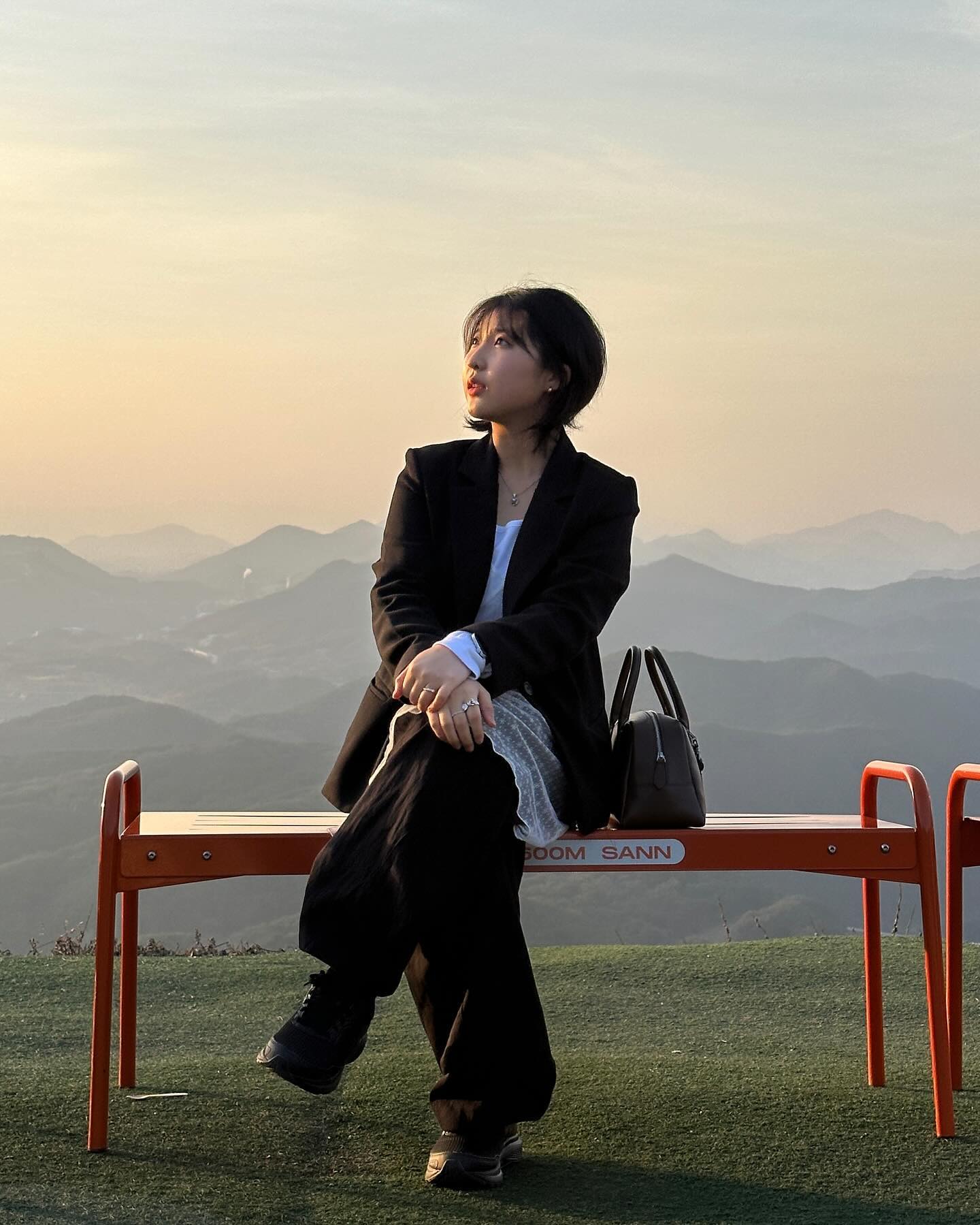 별, 노을, 강, 그리고 산을
같은 방향으로 바라보는 곳💭