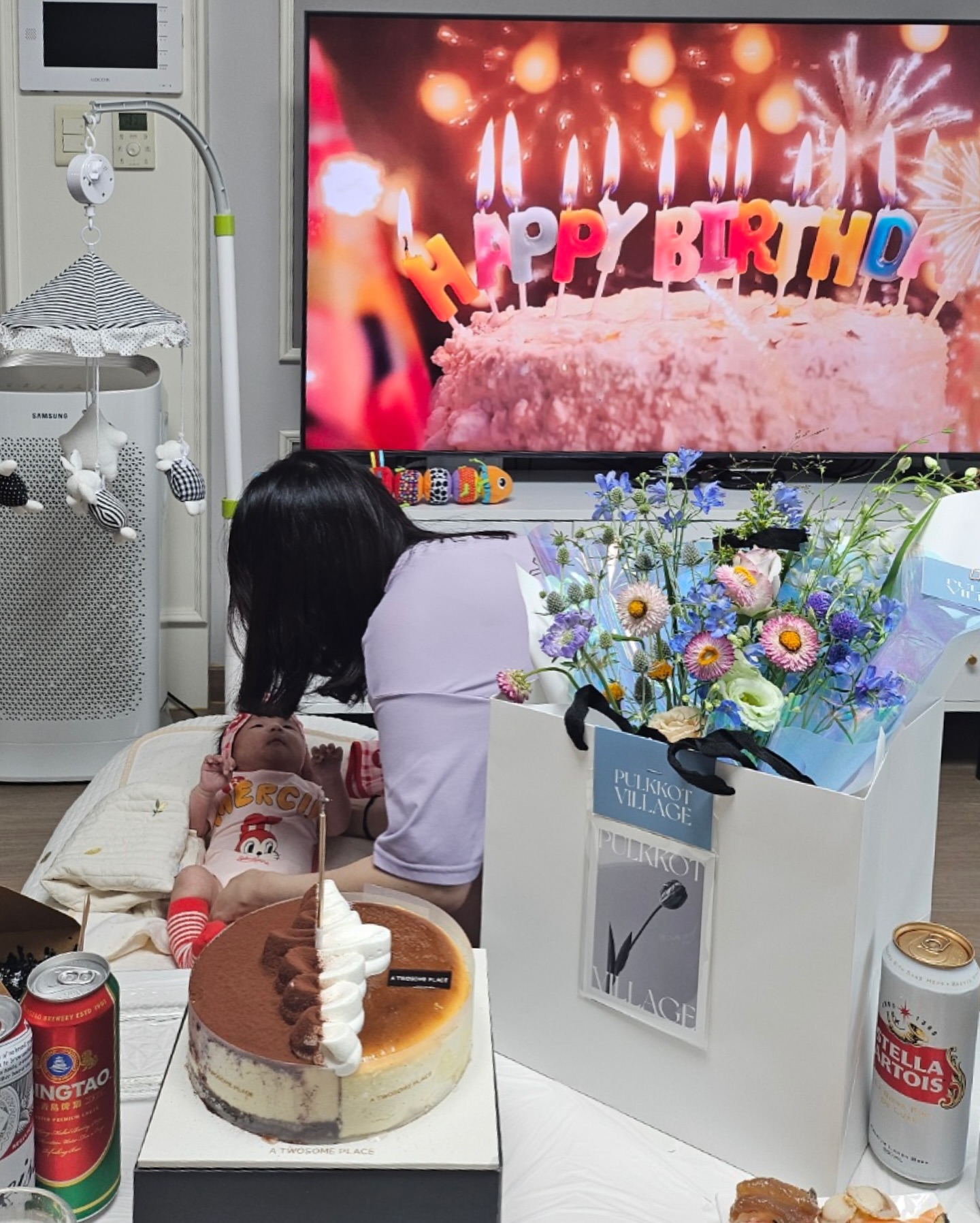 2024.07.07.sun
태리맘생일축하파티 with #희자매
태리맘케이크 너무 귀엽고, 꽃 너무 예뿜💙

마직막사진_ 생일축하해주러온
bamtol_boy 은호랑도 함께📸
애둘맘 아님주의🚨

이젠 내이름보다 '태리엄마'로 더 많이 불릴것같은...
앞으로는 태리엄마로 행복하게 그리고 열심히 살게요🙌🏻