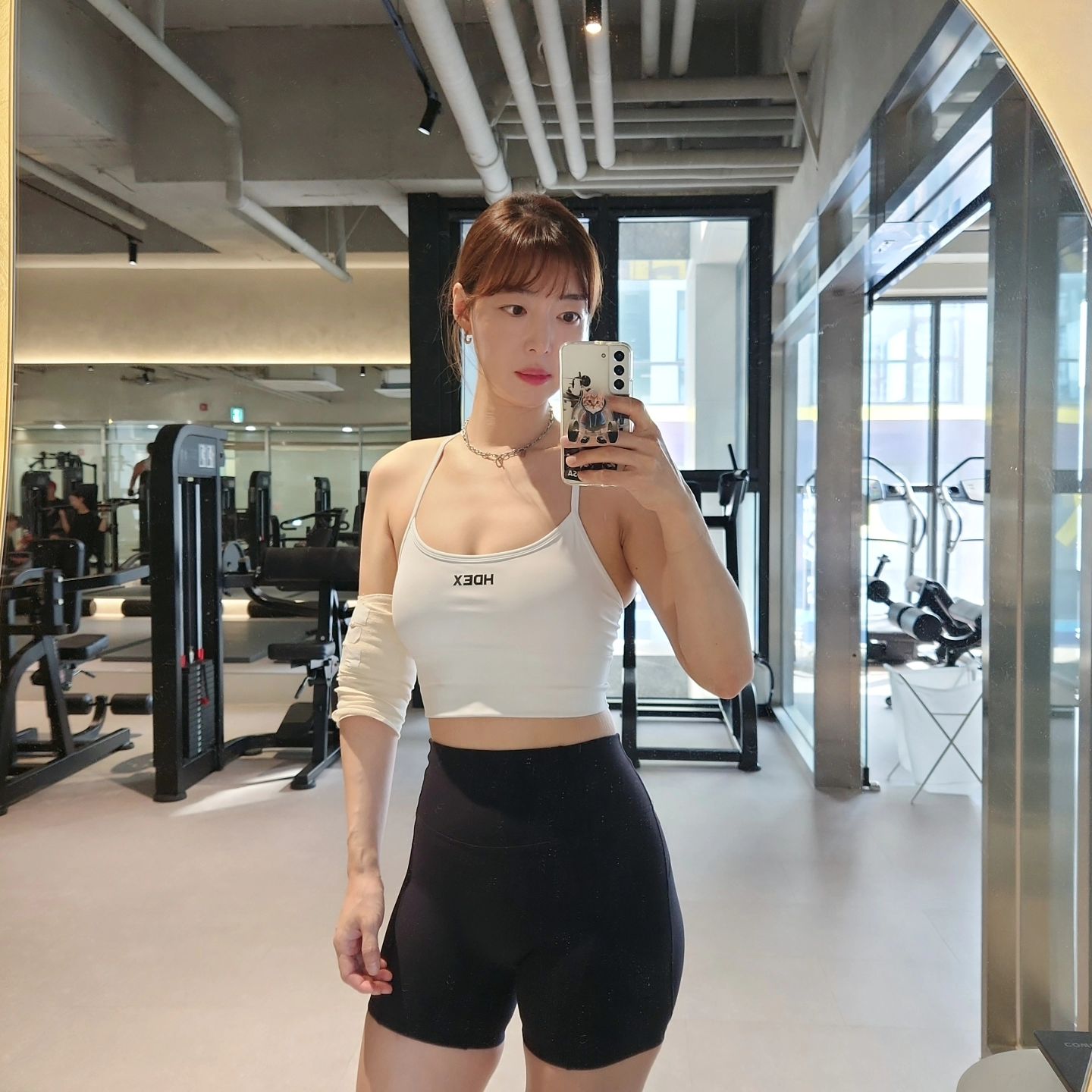 #르미_운동 

어젯밤에 스팀다리미에 팔을 데여서 응급실갔었어요🥲
땀나면안되니까 설렁설렁 하고왔죠
다이어트 한창 잘하려는데 유산소를못하니까 슬프고
팔에흉질까봐 걱정이고 그러네요ㅜ
오늘도 열운한 찡구들 고생했어요👍❤️
