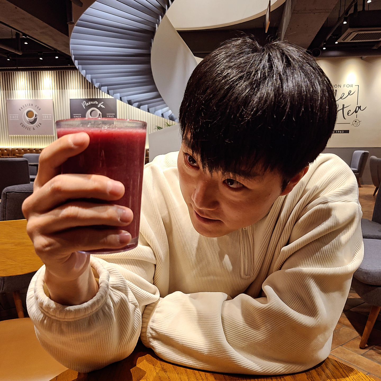 🔻여러분들의 최애 카페가 궁금합니다(개인 카페 포함).🔻

저는 커피빈 고인돌이라 🪨
커피빈을 방금 왔습니다.

소통의 이유는 말씀해주신 것들 중에
보고 선택해서 두리먹 durimuk 에
활용할 예정입니다. 🗣

감사합니다. 👐

힣

크리에이터
doririk 😊