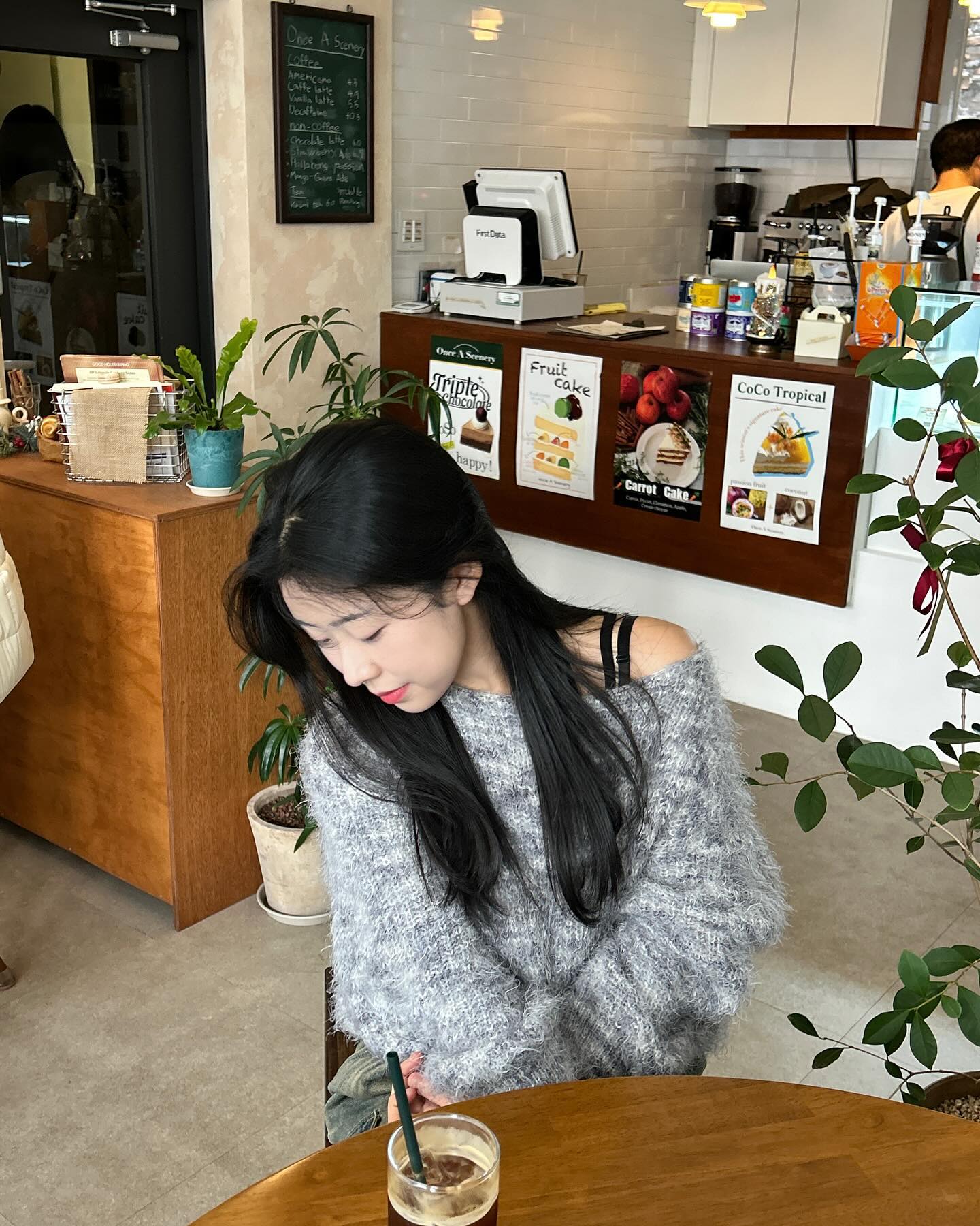 내년 크리스마스 트리까지 다 본것같네요