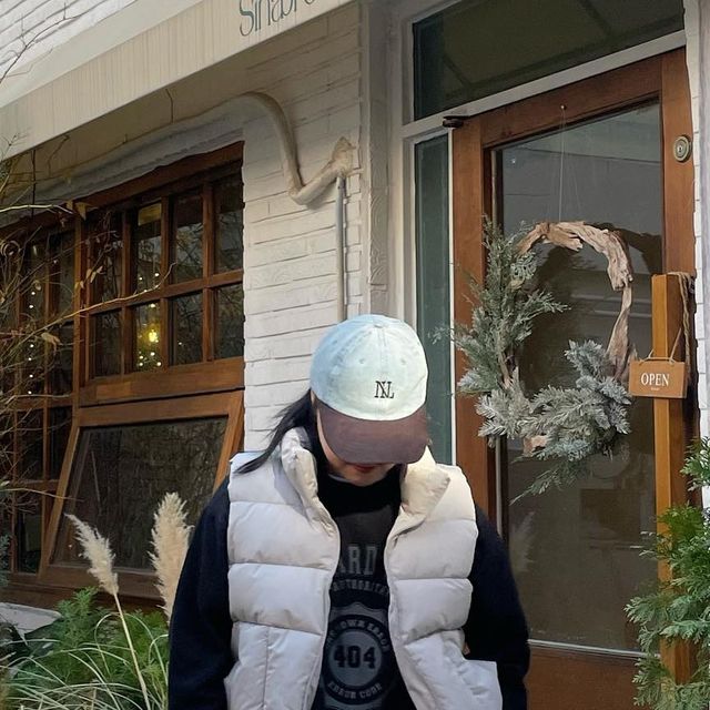 혜림포터 l 데일리룩 on Instagram: "#광고 @standarderror_official 스트릿하게 패딩 베슷흐🤍 가로세로 패턴으로 유니크하면서도 힙한느낌 투웨이 지퍼에 후드 탈부착가능한데 전 후드 떼고 입어봤