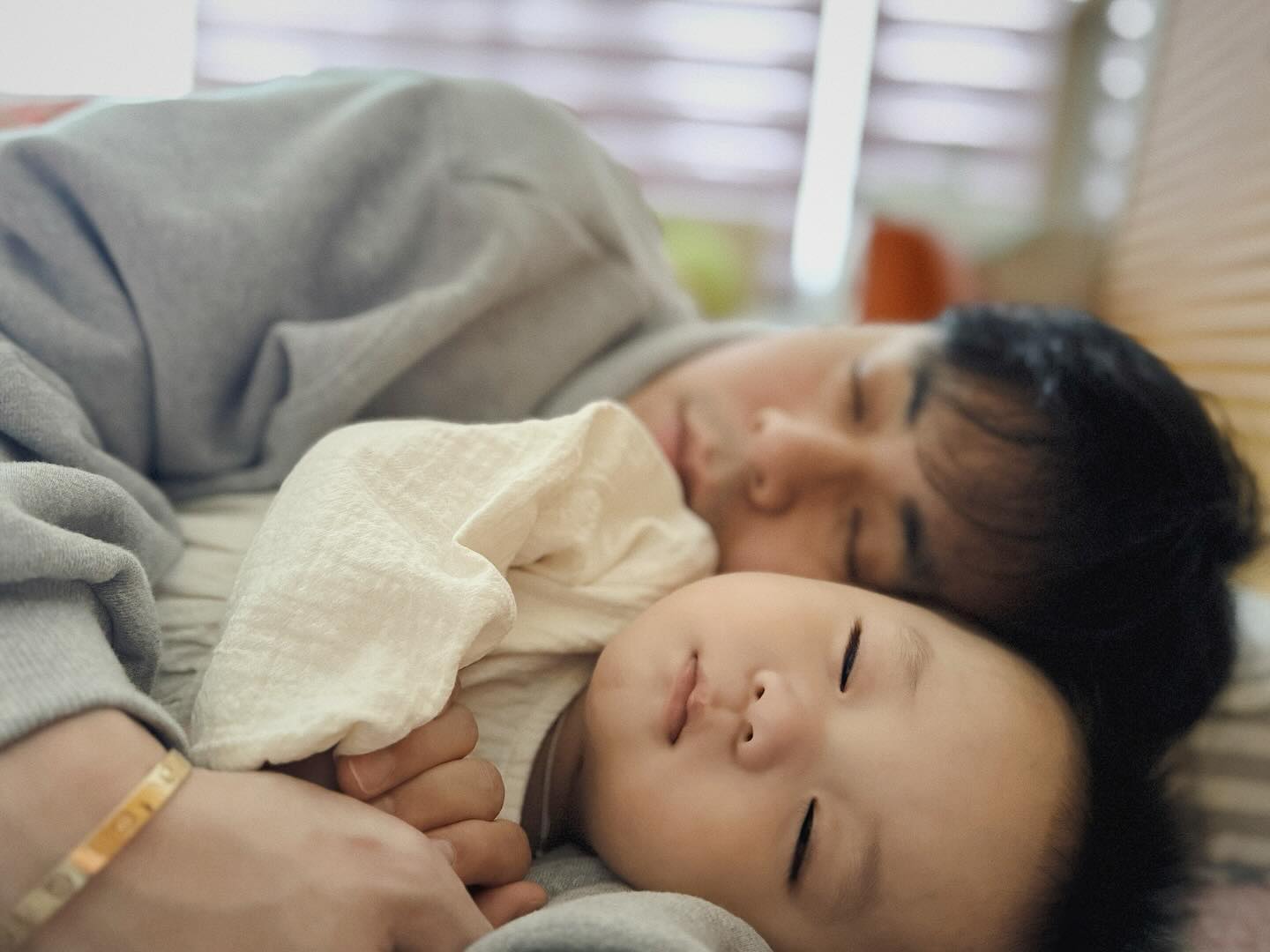 설 연휴엔 다같이 누워서 낮잠을 자여😴
(설 연휴에만 그런건 아님ㅋㅋㅋㅋㅋㅋㅋㅋ)