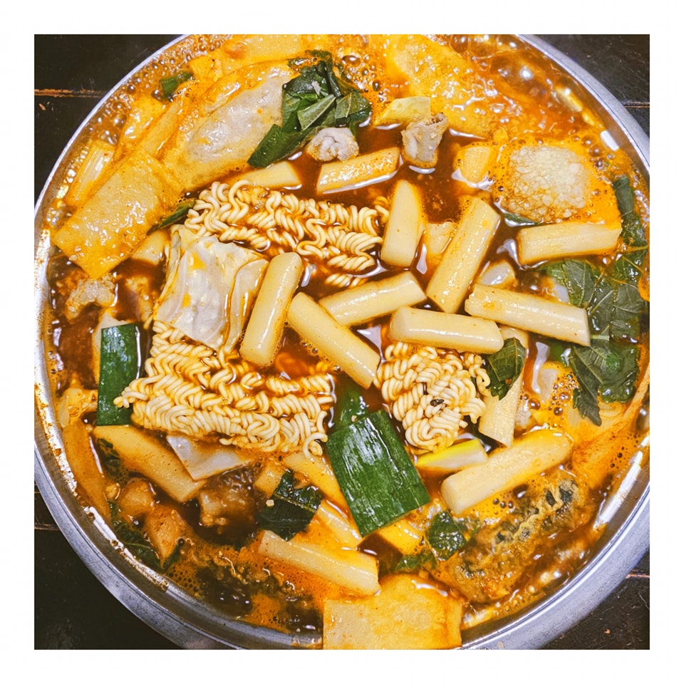 ZYUN의 12월11일 #저녁기록 
.
명동 #화떡
.
원조 곱창떡볶이 화떡에서 즐기는 #곱떡
.
가장 매운맛으로 고고고
.
#서울 #서울맛집 #명동 #명동맛집 #떡볶이 #곱창떡볶이