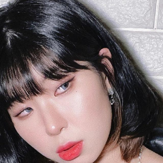 오늘 on Instagram: "#협찬 부드러운 머스크향 속으로 @blackhobby_official 요즘 푹 빠져 있는 향수 브랜드 #블랙하비 를 소개합니다. 500종의 향기가 준비되어 있는 블랙하비에서 제가 좋아하는 머스