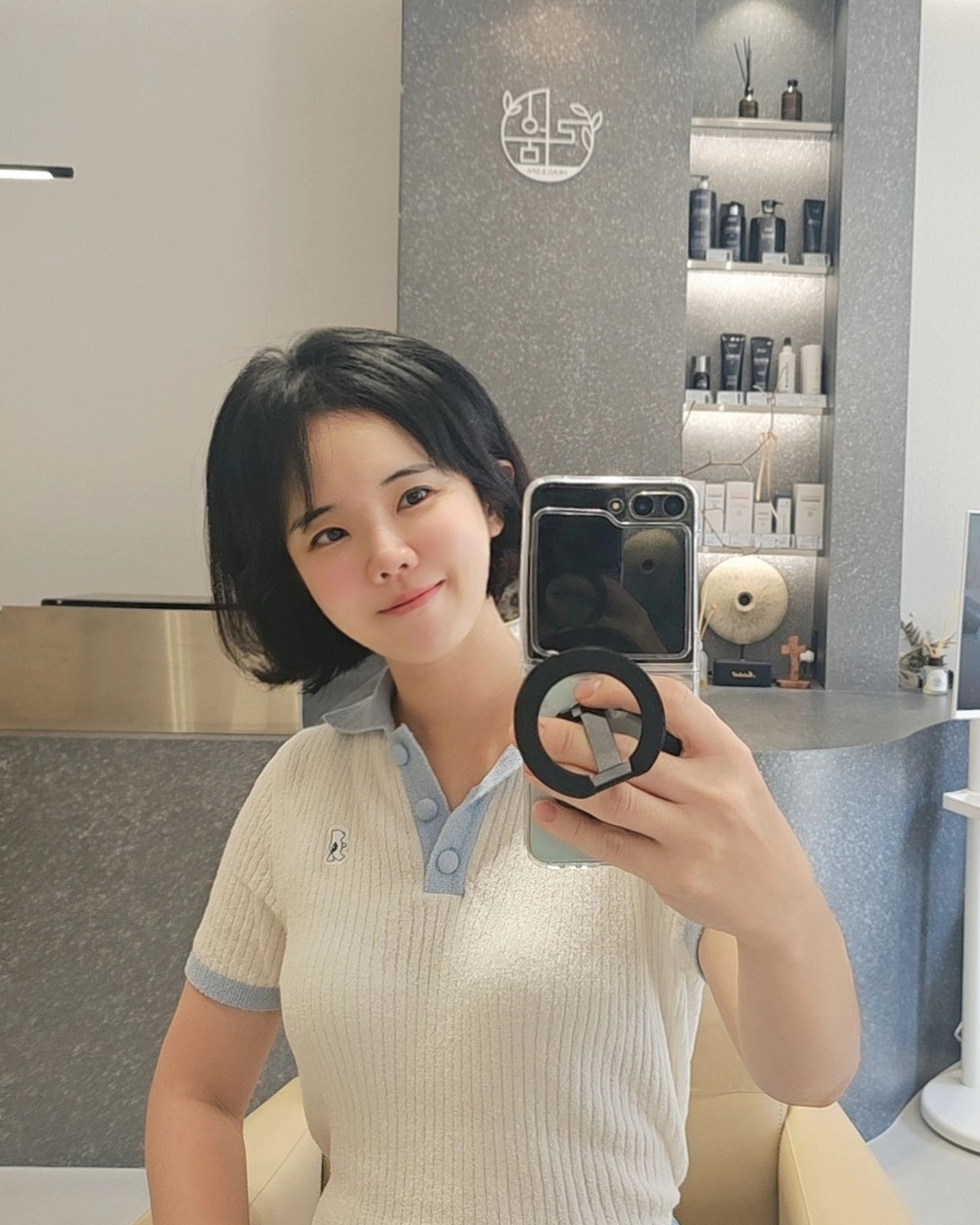 오늘따라 . ..
제 머리숱 풍성해보이지 않나요?😆

뜨거운 태양아래 ~🌞알게모르게 
익어버린 두피복구를 위해

위례스타필드 바로 앞~!
헤드스파로 유명한
#라움헤드스파  다녀왔어요

협찬아니구 위티🐣 내돈내산
꾸준히다니고 있는 헤드스파💛
원장님이 직접 목뒤도 다 풀어주시고
꼼꼼하게 케어해주시니 너무좋아서 추천해요😘
raumheadspa