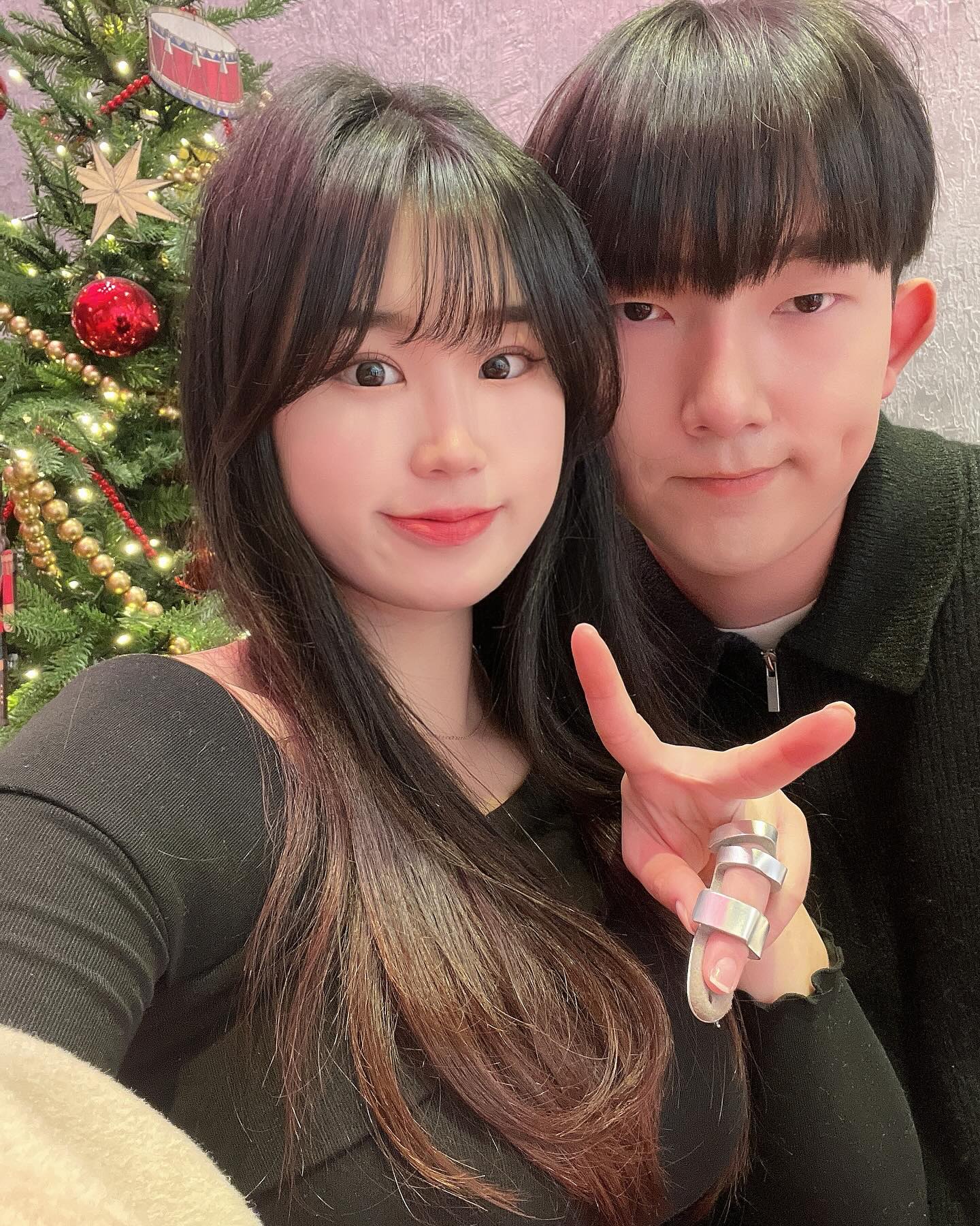 네 번째 손가락은 엣지✌️