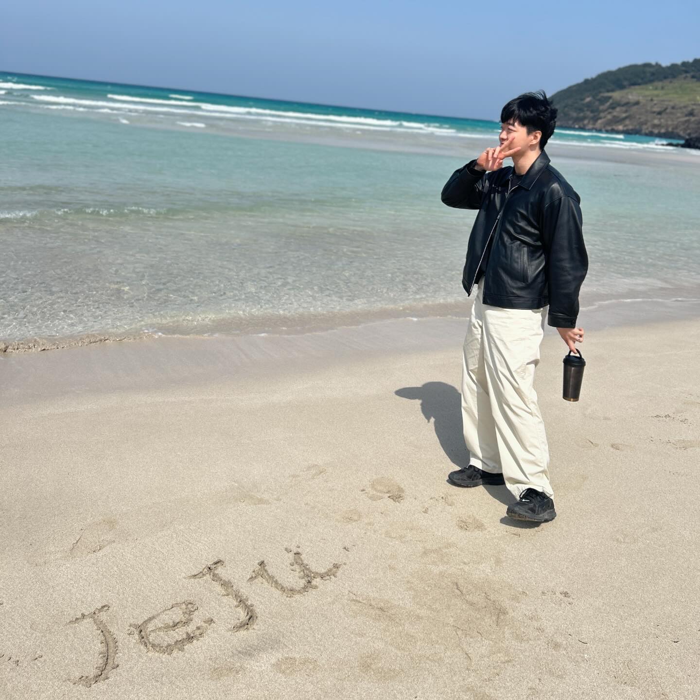 3월 제주도 유채꽃 개화 완벽하다!!!
사계절 각기 매력이 있는 제주도 ^~^

제주도 혼자 여행하기 
여유를 가지고 바라보는 제주도는 더욱 아름답다!!!

아우터: #도프제이슨 
상의: #드로우핏
하의: #유니클로
신발: #아식스조그100 

#3월제주도 #제주도 #제주도여행 #유채꽃 #함덕해수욕장 #서우봉
