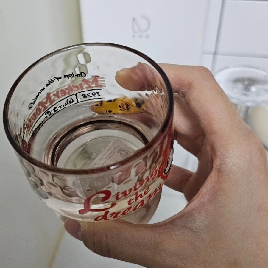 자기 전 미지근한 물 한 잔으로 숙면 도움 업!
수면 전에 마셔주는 물 한 잔이 신진대사에 도움을 줘 숙면에 큰 영향을 미친다고 해서 시작해 본 일주일 챌린지!

#베스트슬립 #5성급호텔침대 #국가대표매트리스 #혼수침대 #손연재침대 bestsleep.official