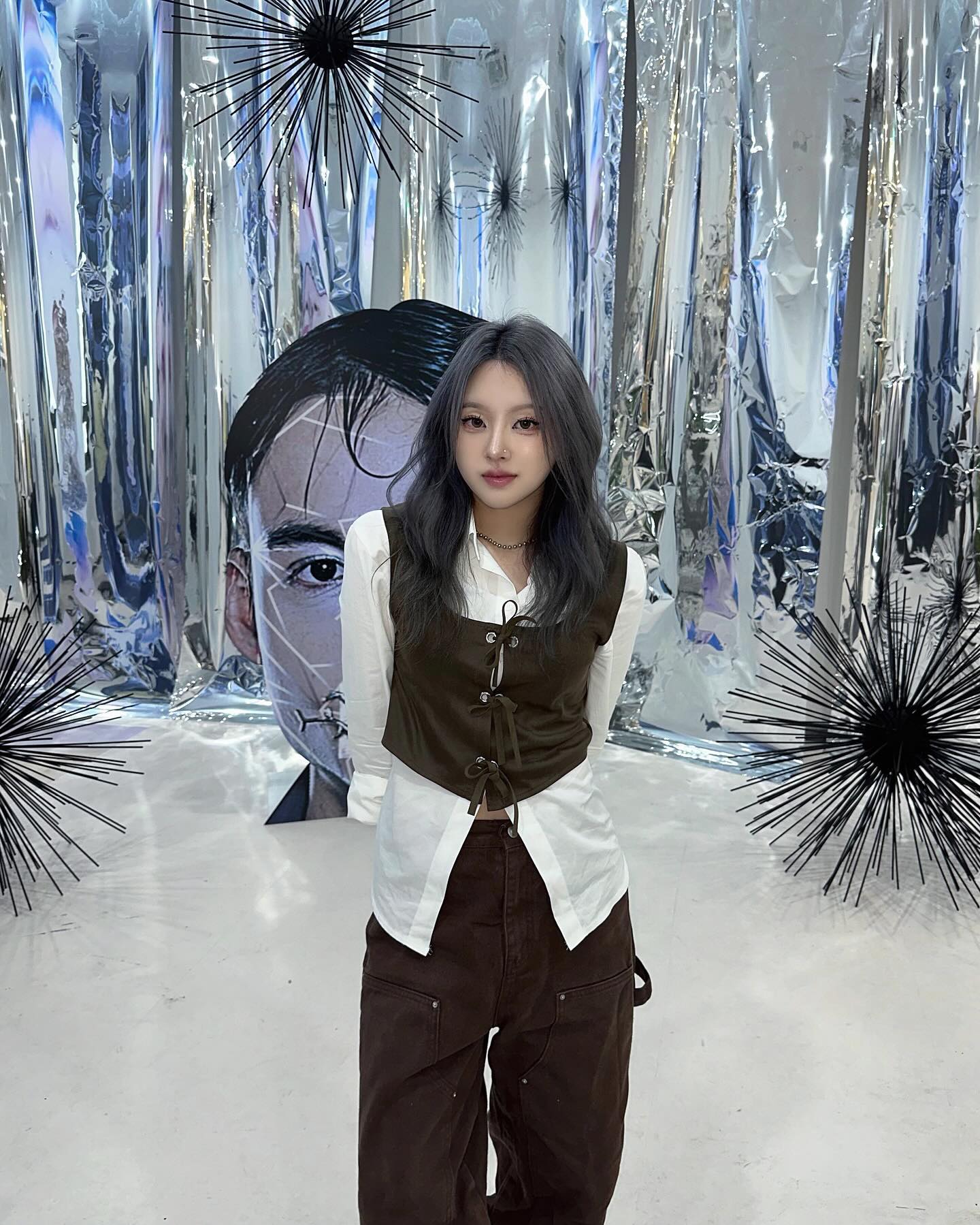 졸작 드디어 끝 - !!!!! ♡ 

먼 위치였음에도 전시 5일 내내 
귀한 발걸음으로 찾아주신 한 분 한 분 잊지않을게요 •••
축하해주셔서 감사합니다 🙇‍♀️💙

부족한 팀장이였지만 미우나 고우나 끝까지 열심히해준 
20명의 팀원들 모두 사랑고맙감사합니다...🥹🫶🏻
트렌센덴스 팀 최고 !!!