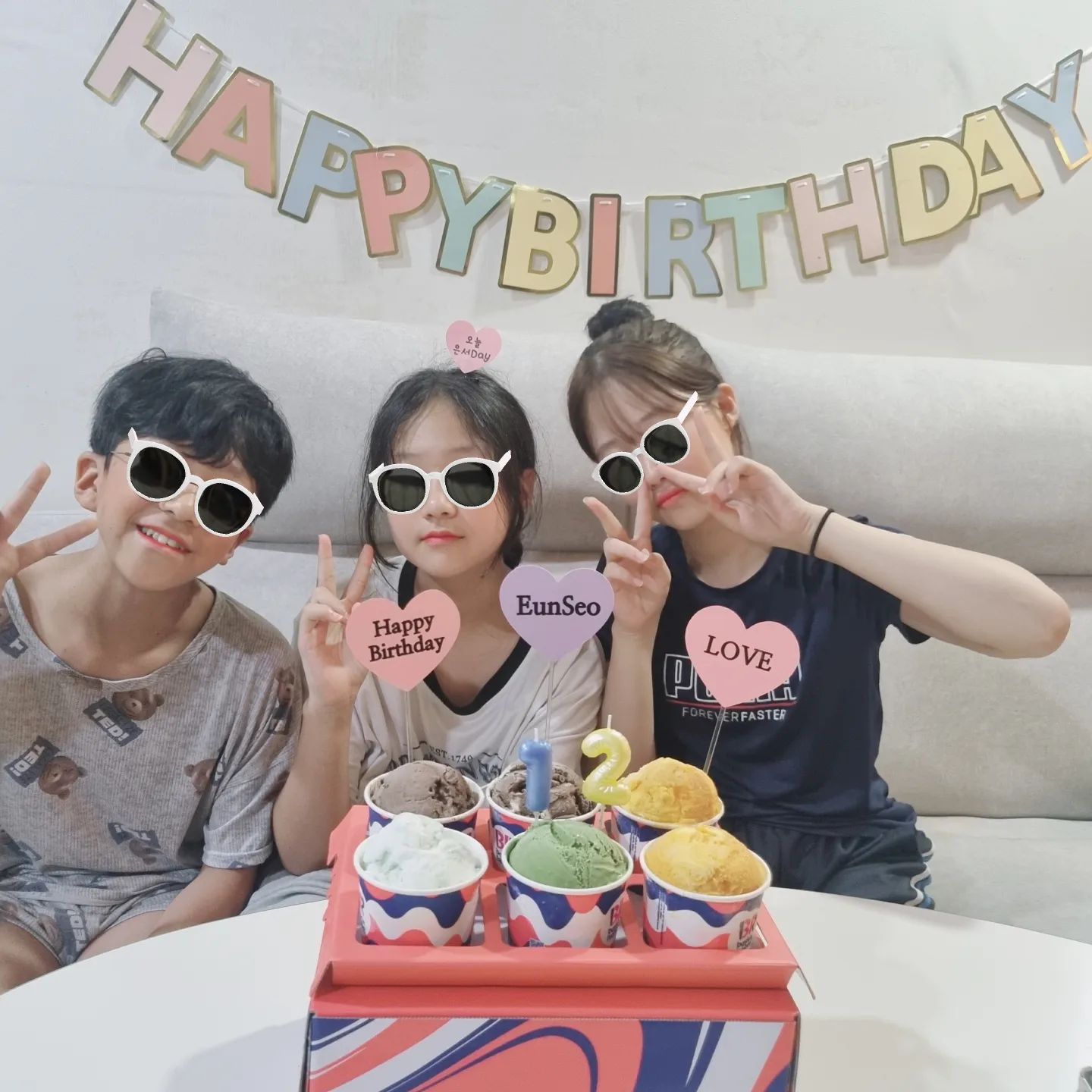 ⠀
막둥이🎂
막둥이가 좋아하는 baskinrobbinskorea
내 삶의 원동력Ｉ Lᵒᵛᵉ♥👩👦👧
⠀
#베스킨라빈스이벤트 (*ˊᗜˋ*)ᵗʰᵃⁿᵏ ʸᵒᵘ  yom.ddu
⠀
#막둥이는사랑입니다❤️ #삼남매완전체 #베스킨라빈스31 
#베스킨라빈스버라이어티팩 #삼남매네 #소소한행복💕
