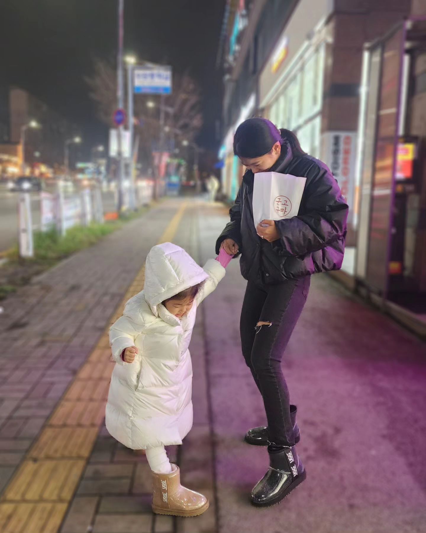 딸이 있으면 좋은점 👩‍👧
딸 핑계대고 커플템 사기😆😆
#딸맘