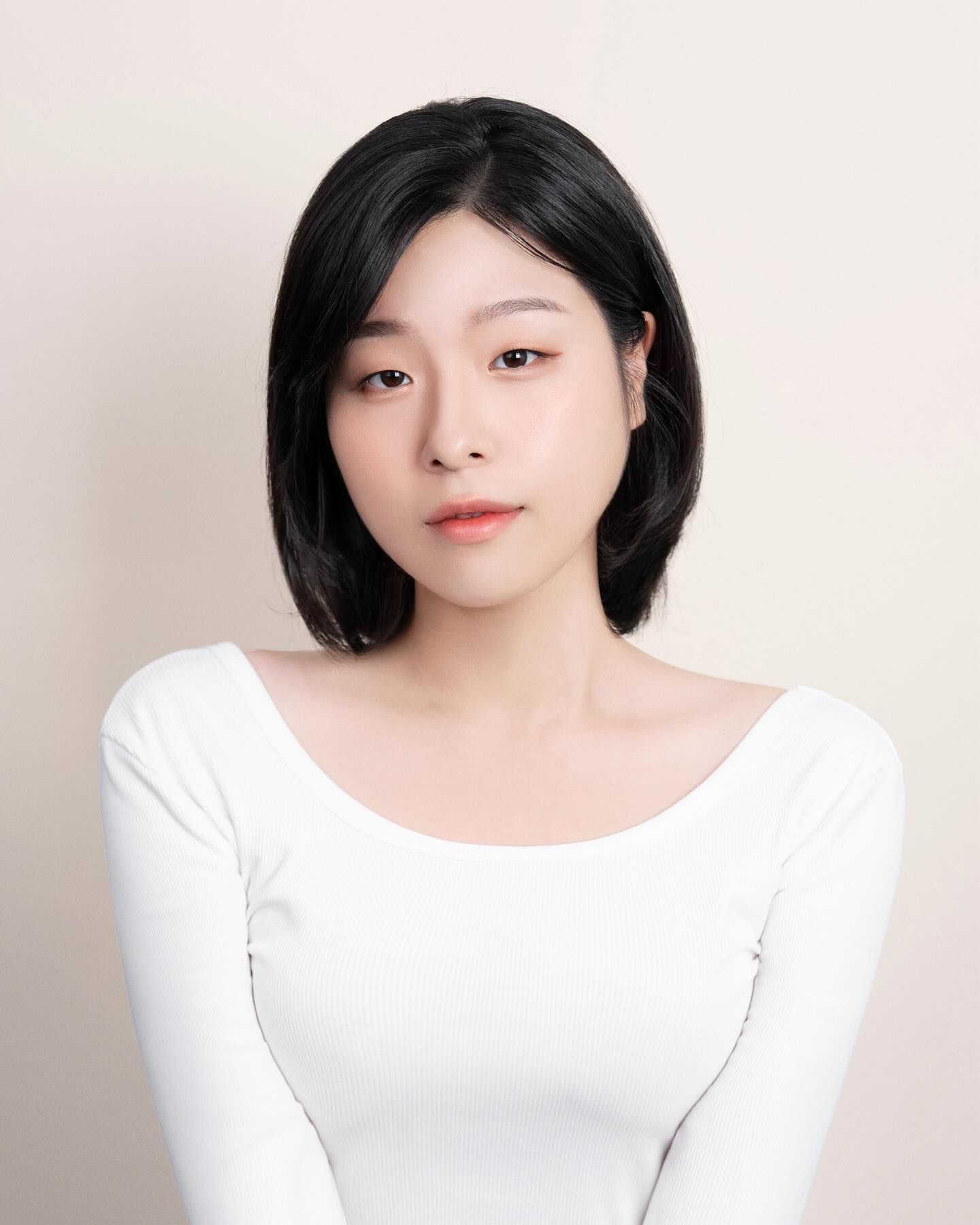 고딩때 이후로 첨 찍는 사진관 촬영스..
살면서 이런 표정 첨 지어봄