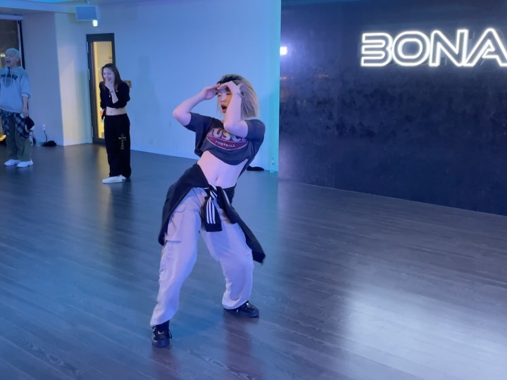 오늘 제가 개그우먼이 되어보았습니다 🦁
-
#choreography youny0un 
#music victoriamonet - Alright
#place bonafide_seoul 
-
#younchoreography #victoriamonet #alright #bonafidedancestudio