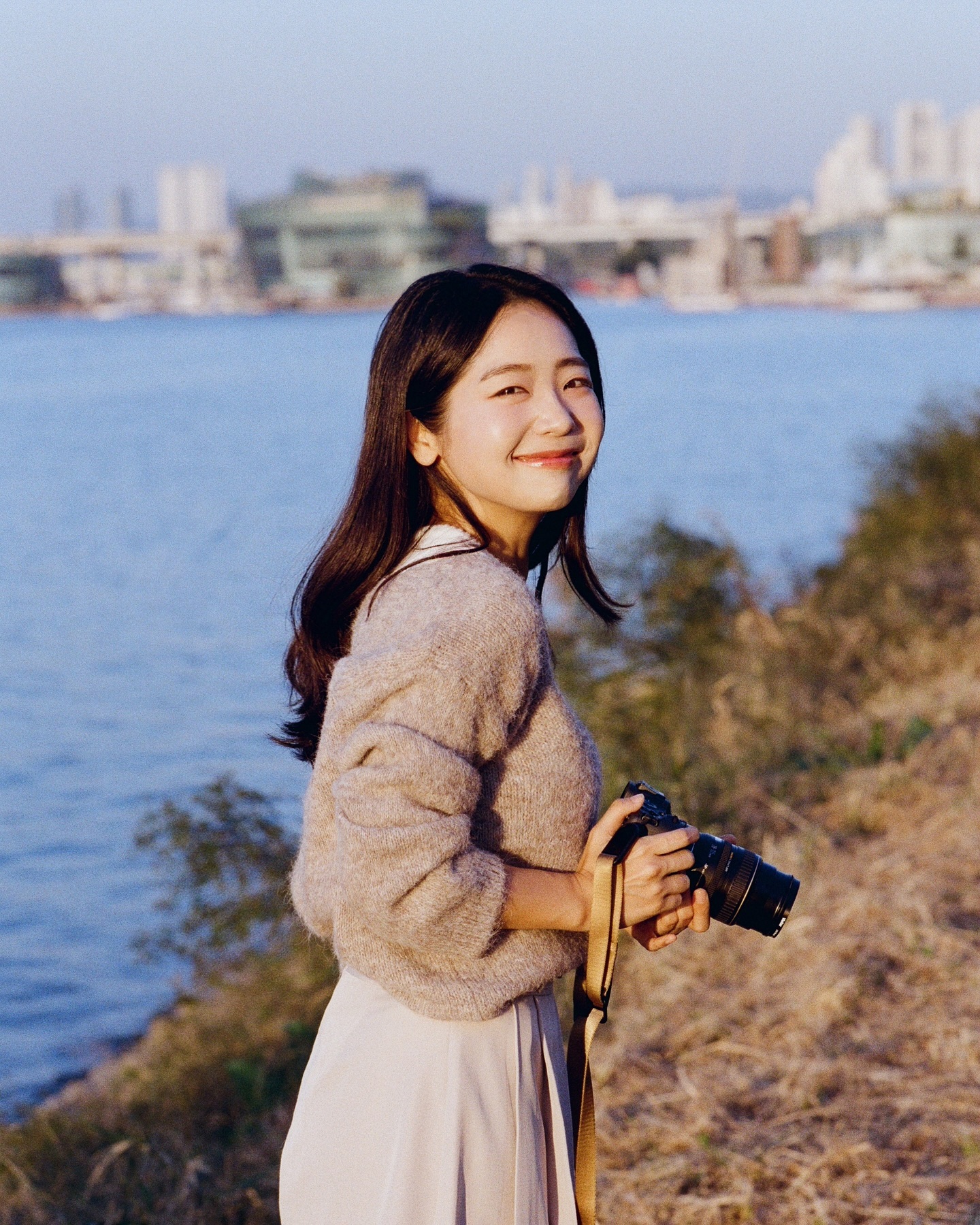 🌅
서래섬 맨날 얘기만 들어보고 직접 가본 건 첨이었는데
왜 핫스팟인지 알겠더라는!
사람이 넘 많았지만 노을과 보는 메밀꽃은 정말 예뻤어요🥰

필름 사진 남겨주신 kim_d_s_ 
최고입니다👍🏻👍🏻👍🏻
.
.
.
#서래섬 #한강 #필름사진 #filmphotography #메밀꽃 #가을사진 #autumn #서울가볼만한곳 #서울핫플레이스 #노을 #sunset