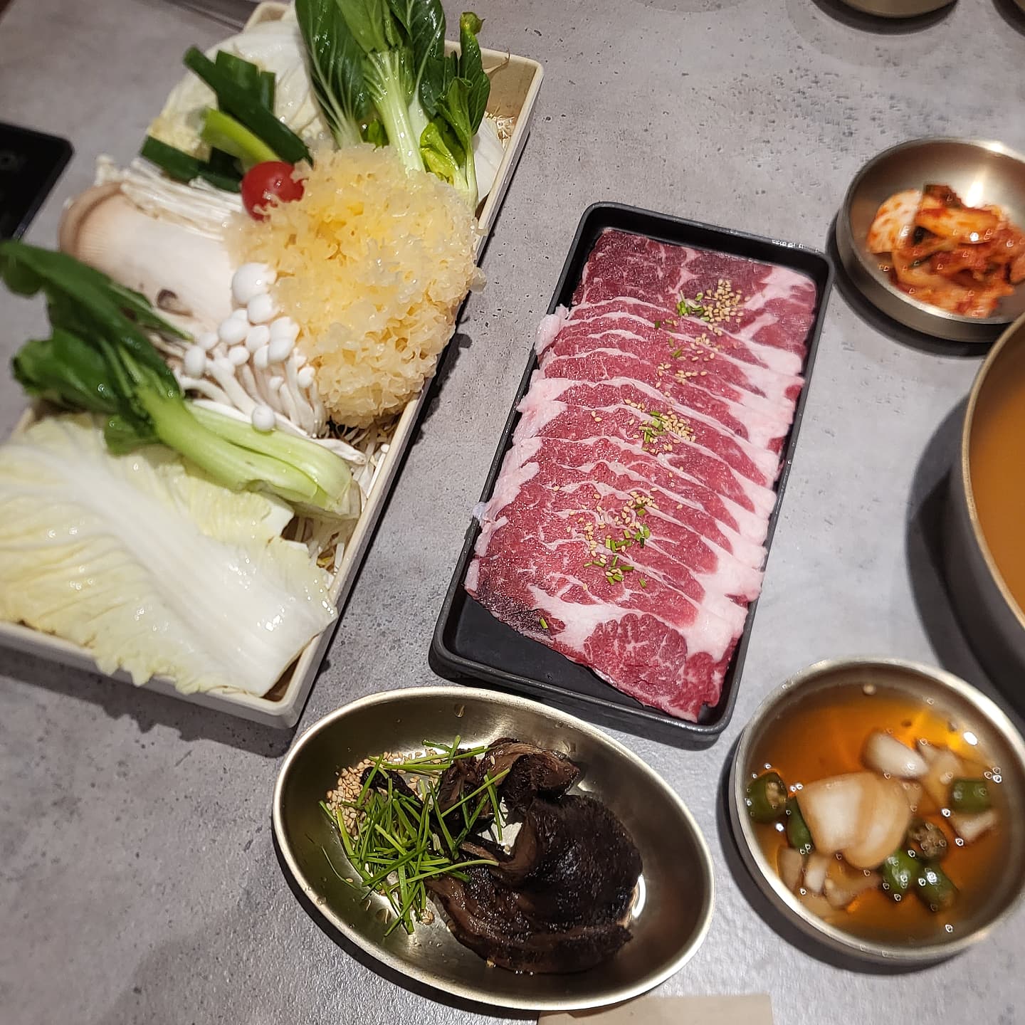 #미미옥 #강남맛집 #샤브샤브 #능이버섯 #미나리전 #먹스타그램 #먹스타맞팔 #건강식 #신논현맛집 #다투모강남 #다투모신논현 #fff #f4f #foodie #foodstagram #shabushabu #gangnam #japanesefood #koreanfood #veges #beef #ricepancakes