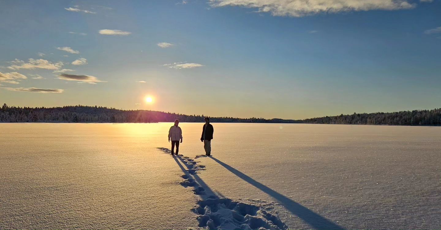 🇫🇮 핀란드 북부 여행

북극의 멋진 풍경과
산타마을, 그리고 오로라까지

북유럽 렌트카 여행을
cham_simplelife
프로필 링크로 보실 수 있어요❄️

#두번째신혼여행
