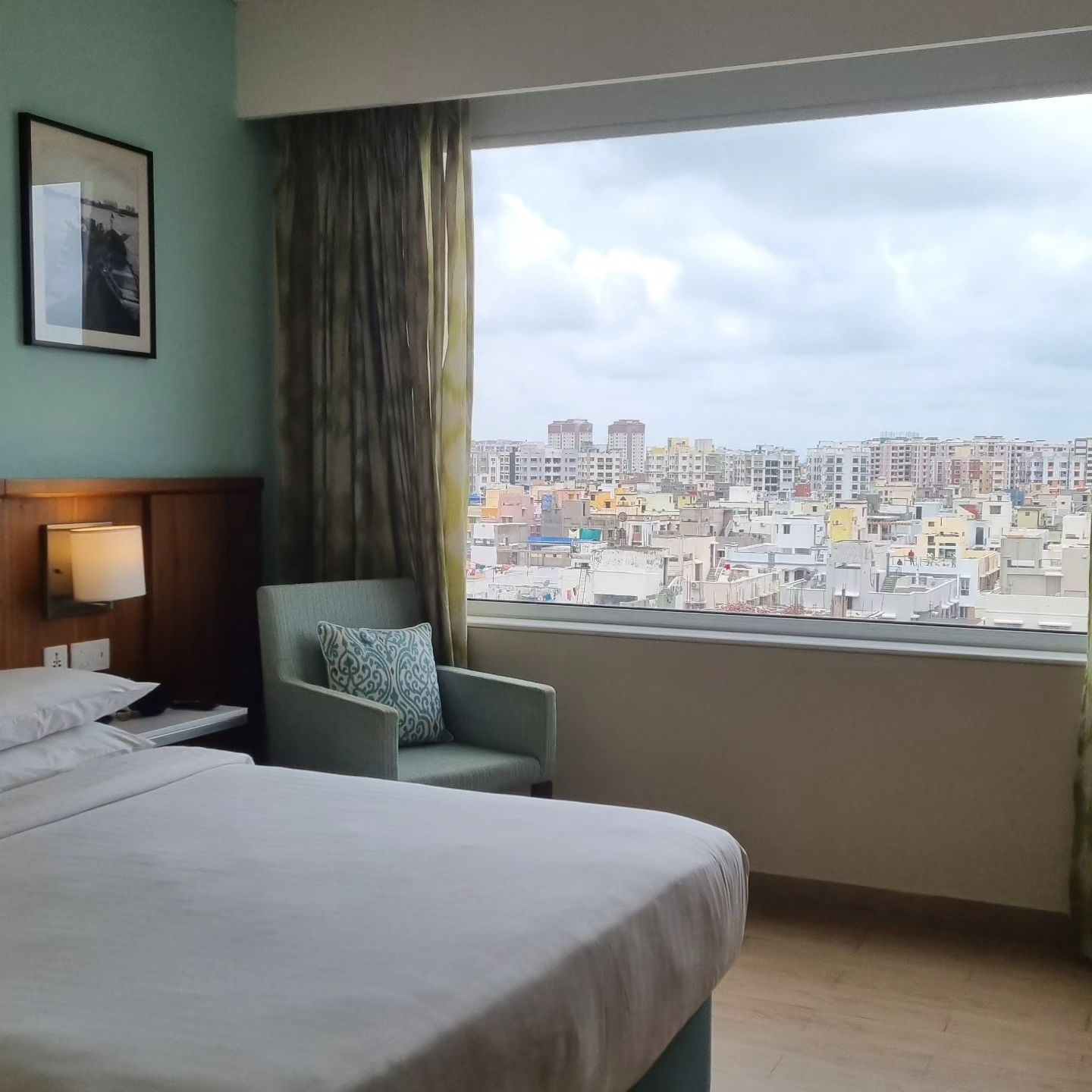 .
#인도 에서도
5성급 못잃어
.
#콜카타 
#kolkata 
#marriott 
.
콜카타는 신도심에
릭샤가 못들어옴
너무 쾌적함
5성급 호텔들 몰려있는데
힐링하기 너무 좋음
.
#india 
바로 앞 스타벅스