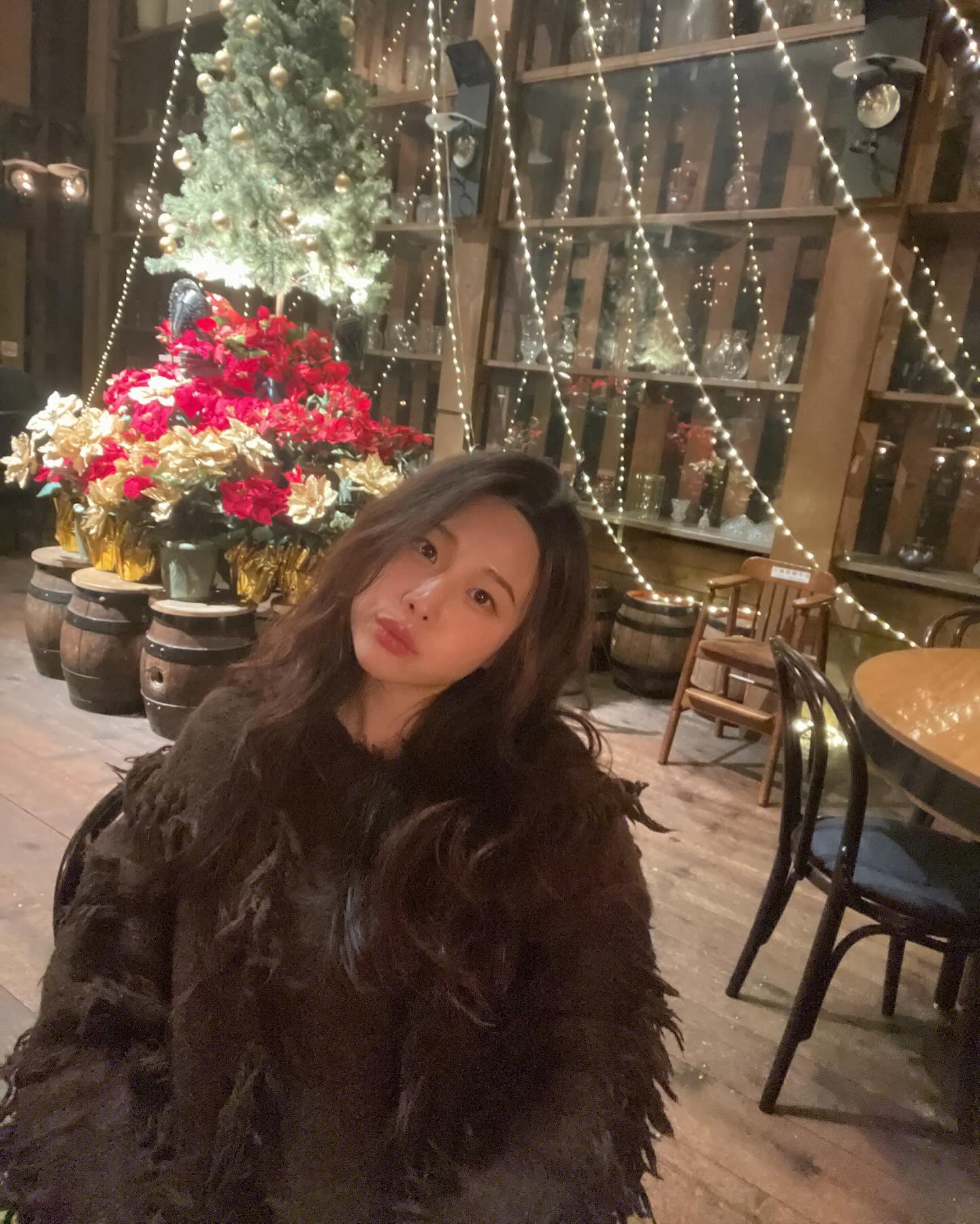 분위기도 좋구 맛도 있고
웨이팅이 있었지만 기다릴만 해따 !
등유냄새가 많이 나긴 하지만 나는 이정도면 괜찮은데
주유소 냄새 싫어 한다면 머리아플듯 !! 
난 조아뜸🤎 #기타이치홀
분위기가 다해찌모 〰️✨
