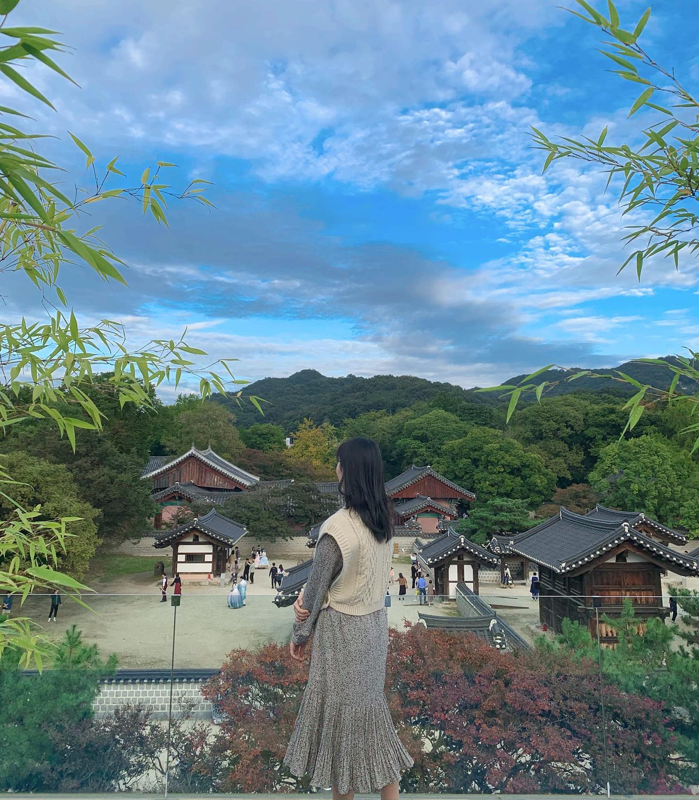 ✋🏻 안녕하세요 여행담다의 나리꽃입니다.
📍 전주한옥마을 마시랑게 카페

#전주 #전주한옥마을 #전주맛집 #전주카페 #전주가볼만한곳 #전주데이트 #전주데이트코스 #전주갈만한곳 #전주한옥 #한옥카페 #여행스타그램 #여행 #여행기록 #여행그램 #여행지추천 #여행에미치다 #여행다녀왔습니다 #여행은즐거워 #여행에미치다_국내 #국내여행코스 #국내여행스타그램 #국내여행추천 #국내가볼만한곳 #국내여행지추천