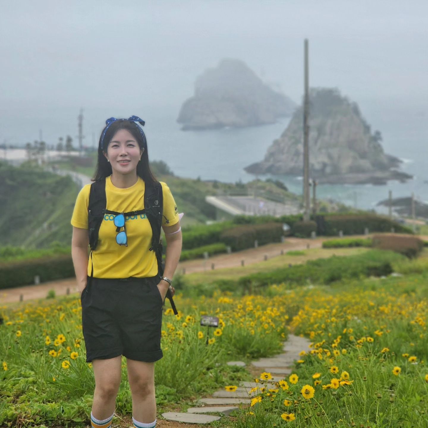 #오륙도 🏝🌼
 
 
날씨가 많이 추워졌어요 🙂
오륙도 이기대공원 해안산책로
바다와 산이 조화를 이루는
부산 오륙도는 그야말로 장관이었어요
흐렸지만 운치있는 모습도 좋았답니다
추워져서인지 호르몬 때문인지 
요즘 잠이 많이 와요😴 매일 다르네요🙂
이번 연휴에도 
힐링하는 시간 보내세요🤰
감기조심하세요😉
 
 
 
 
 
 
 
#산수빈#등산#20주#임산부#등산스타그램
#산스타그램#부산#오륙도#스카이워크
#산타는여자#등산하는여자#등산부부
#부산오륙도#부산여행지#mountain#hiking