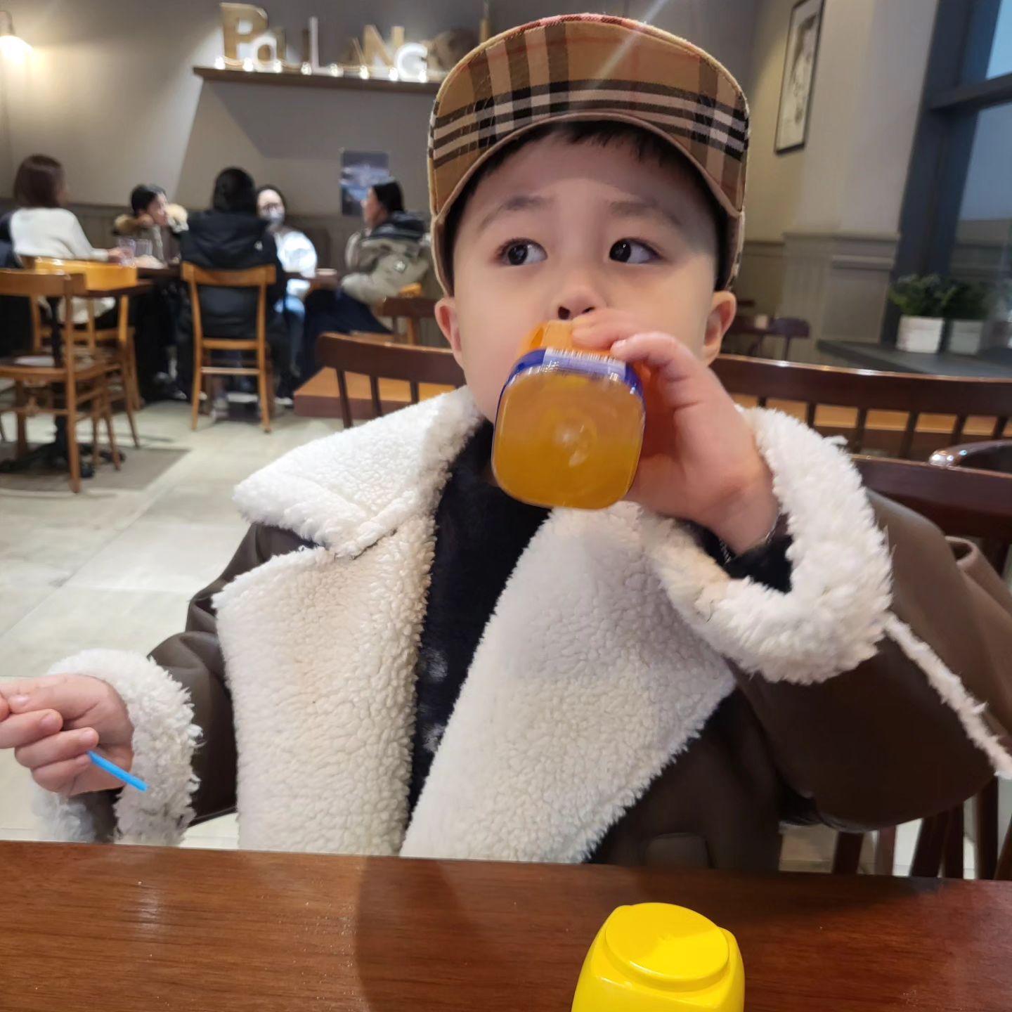엄마한입도안주고혼자먹네🥯
짜증안내고검사잘받아줘서고마워🥹