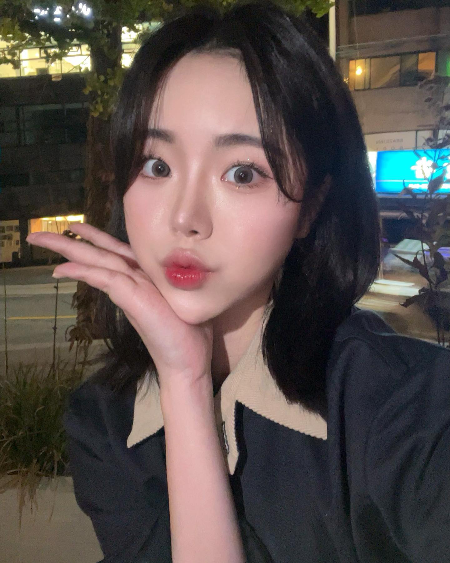 #협찬 
olens_official 
오렌즈에서 꾸안꾸 동안렌즈 미스티 원데이가 새로 출시되었어요! 🙋🏻‍♀️

13.1의 s사이즈 직경으로 부담없이 데일리로 착용 가능하고, 웜톤 쿨톤구분없이 누구나 착용 가능한 뉴트럴 톤이라 더 자주 찾게되는 미스티 원데이💖

지금 오렌즈에서 만나 볼 수 있어요✨