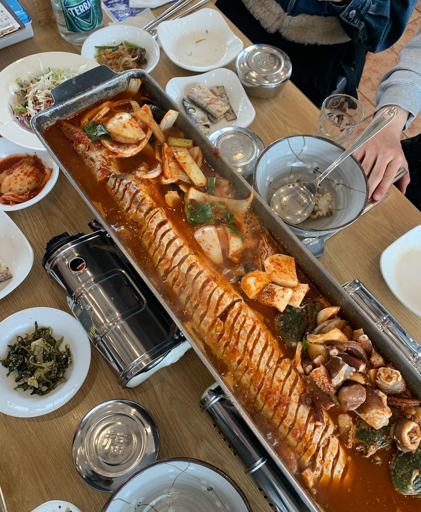 용담 제주정지 🐟
이번에 간곳은 뷰맛집!! 
갈치구이랑 간장게장이 꼬소하니 진짜 맛도리👍🏻
제주 갈치조림 찐찐맛집 알고싶댜✨✨
마!! 이게 제주도의 갈치조림이다🔥 이런곳“
아직까지 내가 먹어본 갈치조림은 거냥 다 빗비슷하다귯
.
.
.
#제주도#제주도갈치조림#갈치조림#먹스타그램#맛스타그램