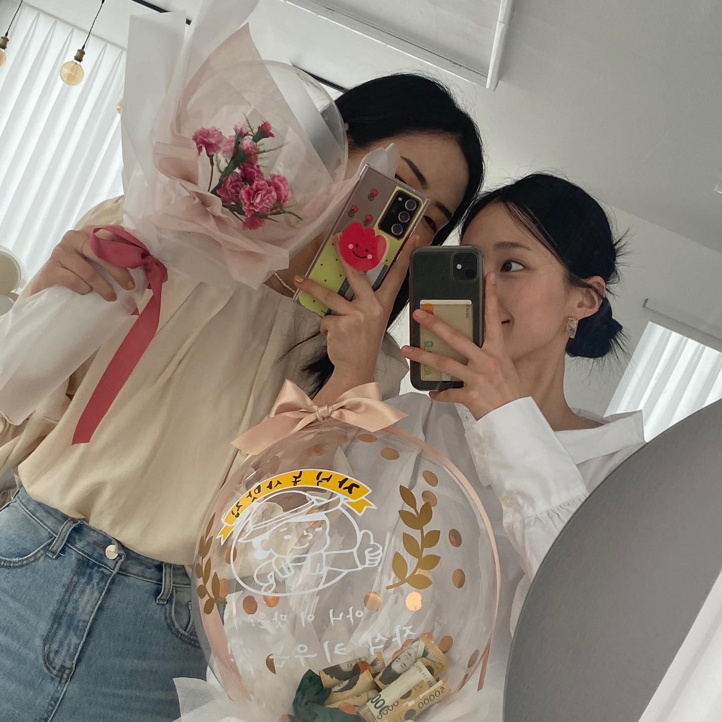 작년 어버이날은 풍선잔치 🎈 
올해는 뭐해징🤧