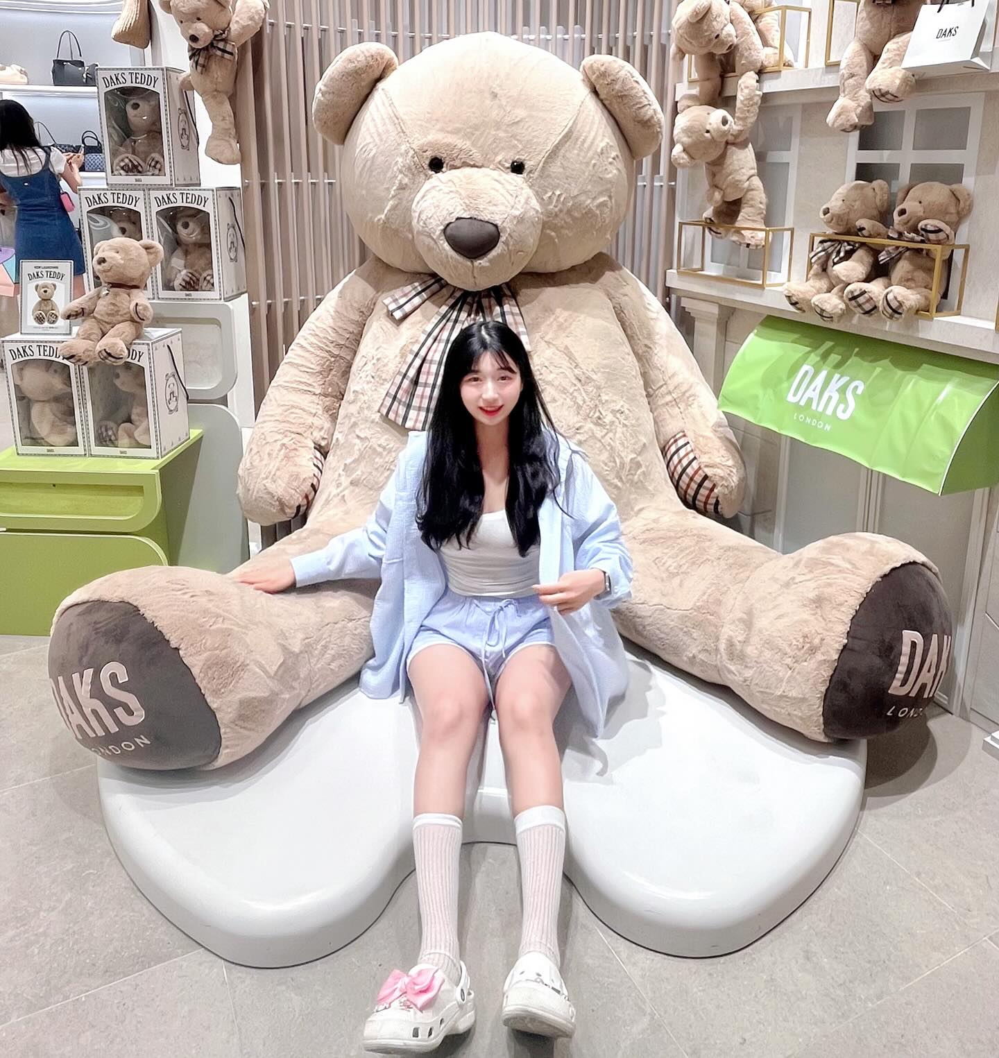 예쁜 사람이 찍어주고
예쁜 사람이 예쁘다 해주면 
더 맘에 들자낭~🧸🫧🤍