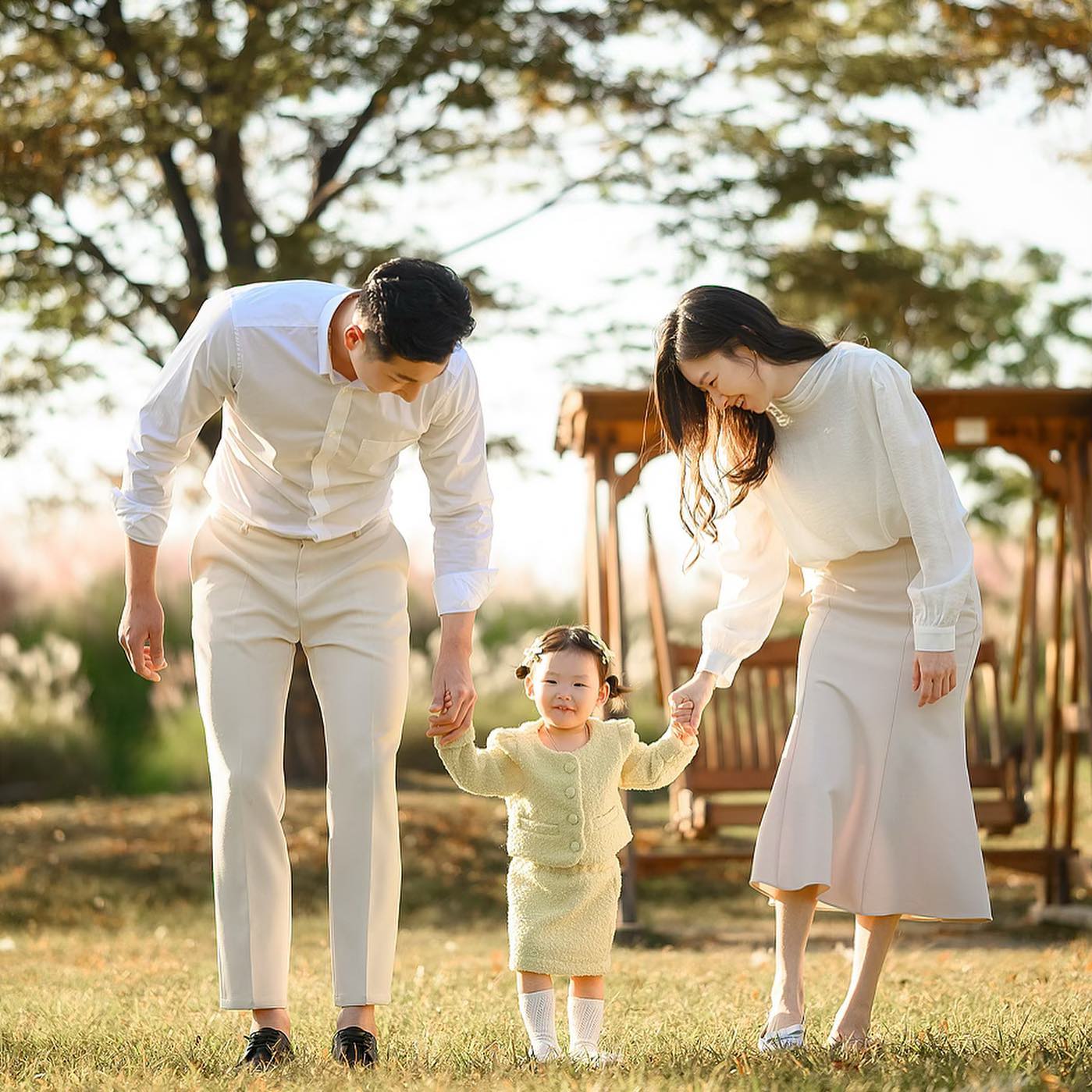#야외스냅촬영 첫 도전 ʺ̤
⠀
날씨 , 아기 컨디션, 눈치게임
모든게 다 잘 맞춰졌던 하루 💛
⠀
평범한 일상을 예쁘게 담아주신
작가님 감사합니당 ◡̈ 
⠀
⠀
⠀
📷, moonstyle_photography
⠀