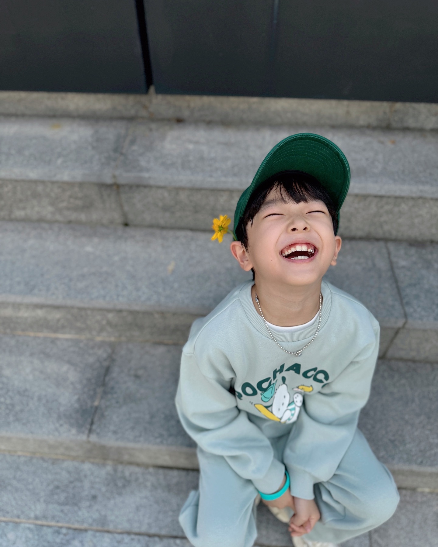 #광고 #스파오키즈

spao_kids 

정우가 빵터지는
두단어로 웃겨주기 ㅋㅋㅋ

( 두단어는 ...

비밀 🤫)

가을하늘 만큼이나 예쁜 너 💙

이번 가을 공식 콜라보 제품으로
산리오 상하세트가 출시되었어요 🤗

가을겨울은
외투속에 휘뚜루 마뚜루 입을 수 있는
상하세트가 최고인거 다들 알고계시죠 ? 

공식 콜라보레이션 제품으로 프린팅 된
포차코와 오늘도 반짝반짝
즐거운 하루 보내길바래 ! ✨✨✨

🏷 스파오키즈 산리오 상하세트 / 민트 포차코

👦🏻 정우 127cm 23kg 140 size 

#spaokids #산리오 
#산리오캐릭터즈 #산리오상하세트 #상하세트
#어린이집 #등원룩 #등교룩