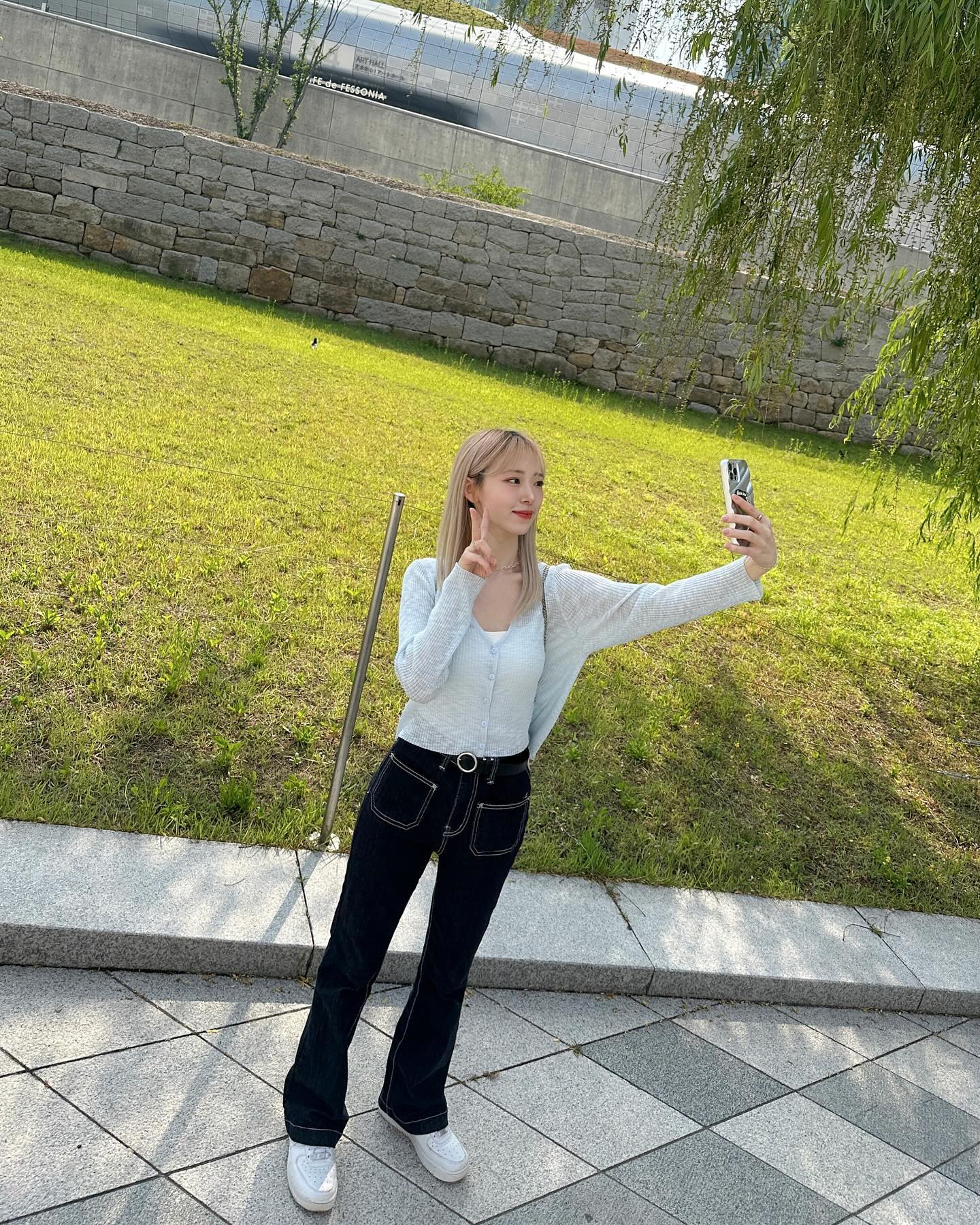 날씨 좋아, 행복이야 ☘️

#DDP #dailyoutfits #데일리룩코디 #데일리룩 #키작녀코디
#여름가디건 #얇은가디건 #부츠컷코디 #데님코디 #청바지코디
#셀피그램 #selfie #셀스타그램 #얼스타 #셀카그램