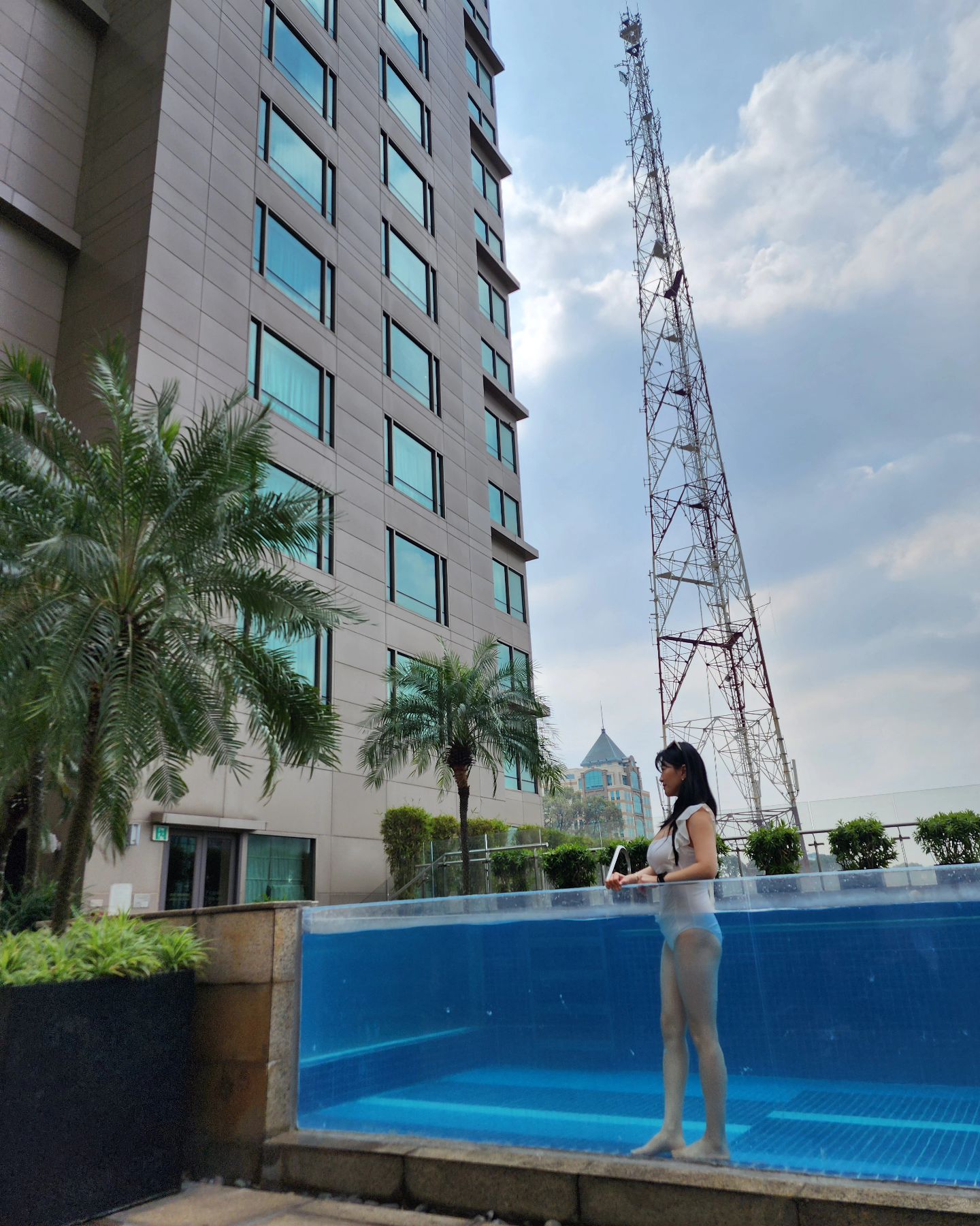#swimmingpool
.
intercontinentalsaigon 
.korex0418 
.
#호치민 #인터컨티넨탈사이공
.
#군산 #익산 #전주