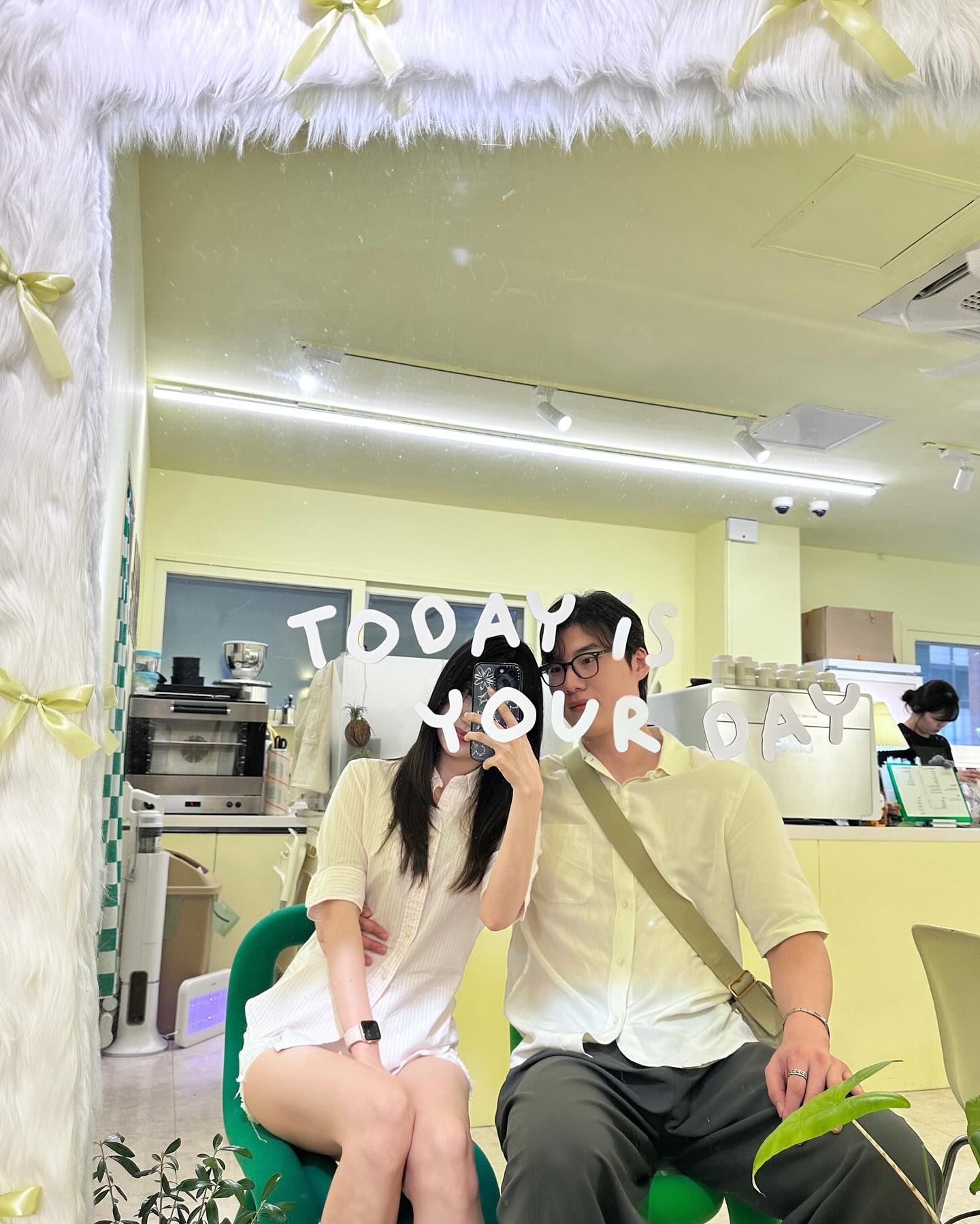 🩷❤️🧡💛💚🩵💙💜🩶
헬로 7월!!
더 행복해야지 >..< 

유튜브에서 비행기 1등석 리뷰를 보다가 
마지막에 한 말이 기억에 남는다! #아옳이유튜브 

조금더 넒은 테이블과 편안한 잠자리를 만들어주는게 비지니스와 일등석의 가장 큰 차이점이라고 한다. 

그렇다면 매일 폭신한 침대에서 자는 일상이 늘 일등석 이잖아!! 

매일 따듯한 밥 만들어주는 엄마에게 감사의 표현을 하며,, 

늘 응원해주는 주변 사람들이 있기에 

주어진 것에 더 감사한 하루다🫶🏻🫶🏻🫶🏻

#행복한하루 #감사 
#일상이주는행복 
#럽스타