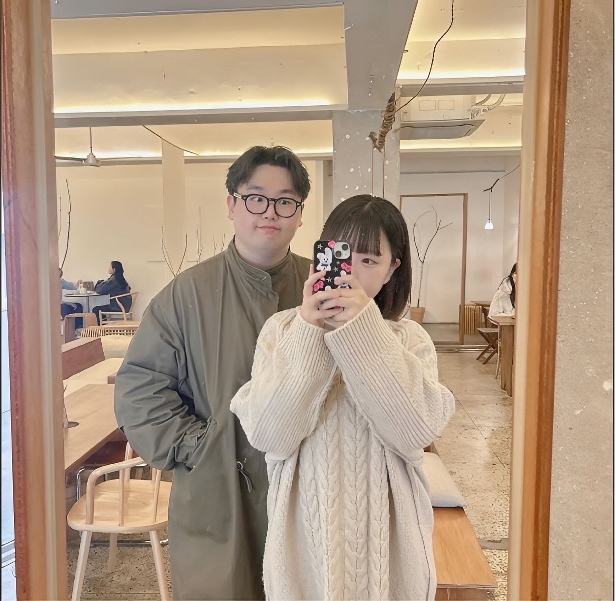 카페 거울샷은 필수죠 히히💗 모두 즐주되세요!!!
#성수 #카페 #성수동카페 #일상 #맞팔 #소통 #답방