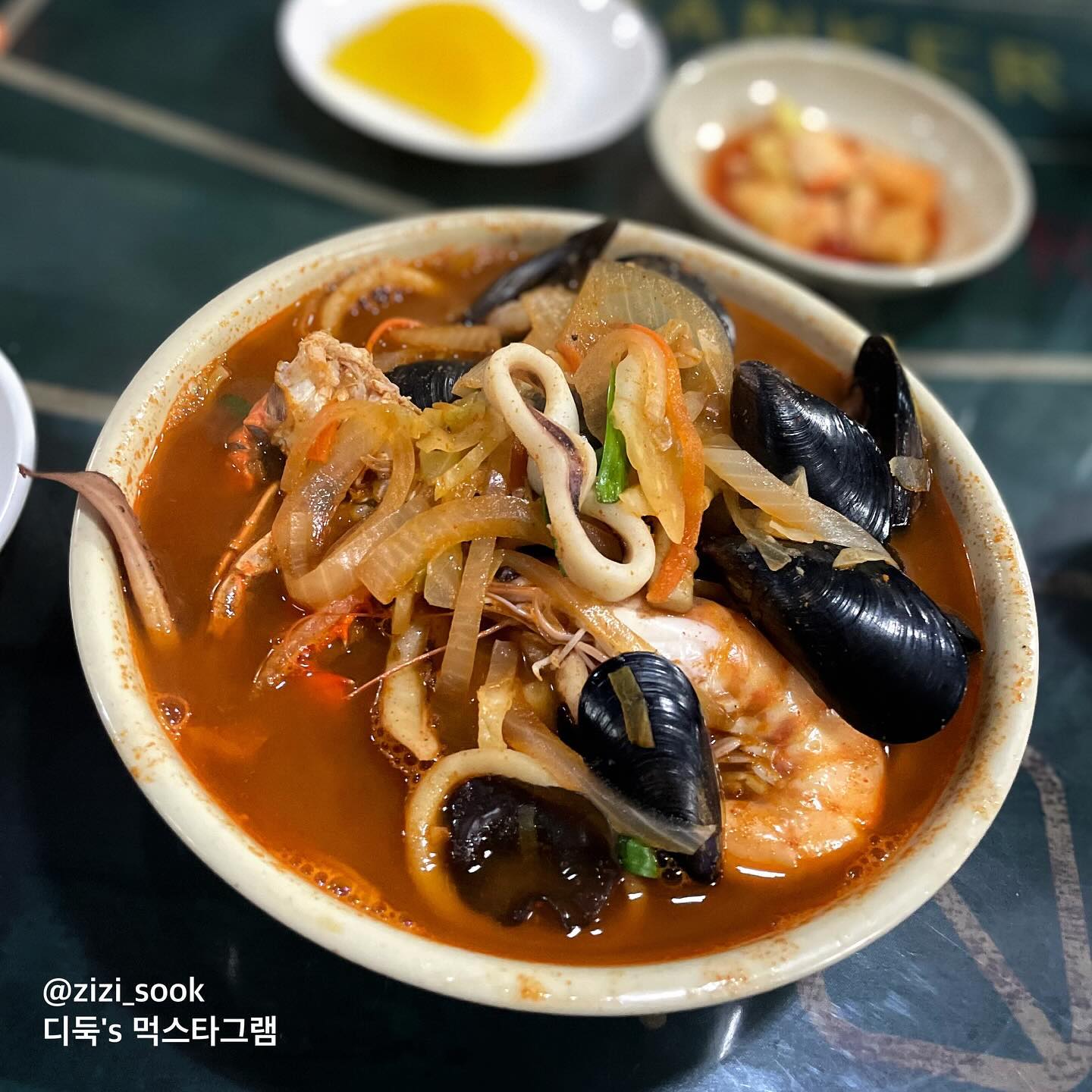 무난무난 했던 곳~! 분위기가 특색있었다~!

#군산맛집 #군산여행 #빈해원