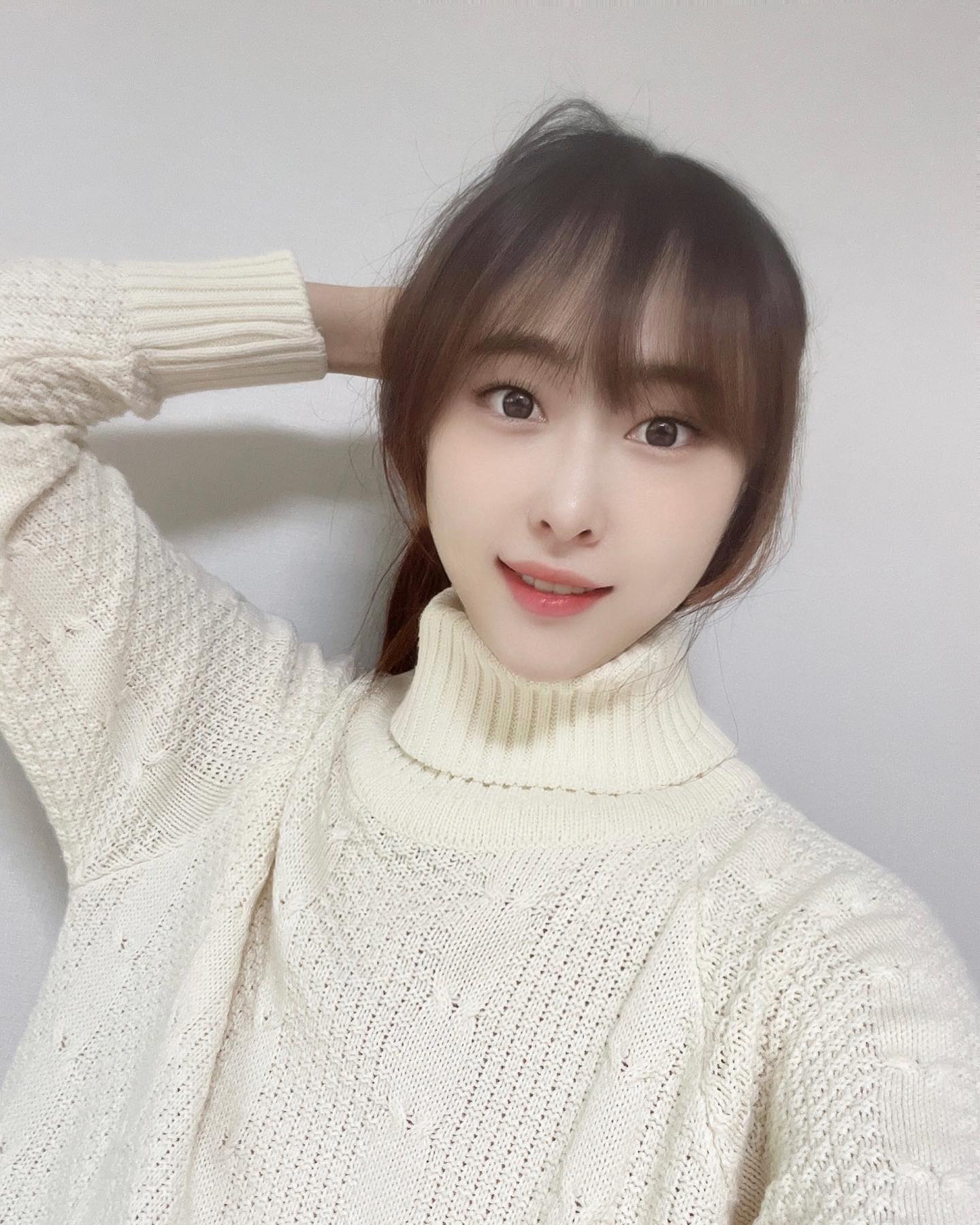 앞머리싹둑✂️
#selca #앞머리자르기