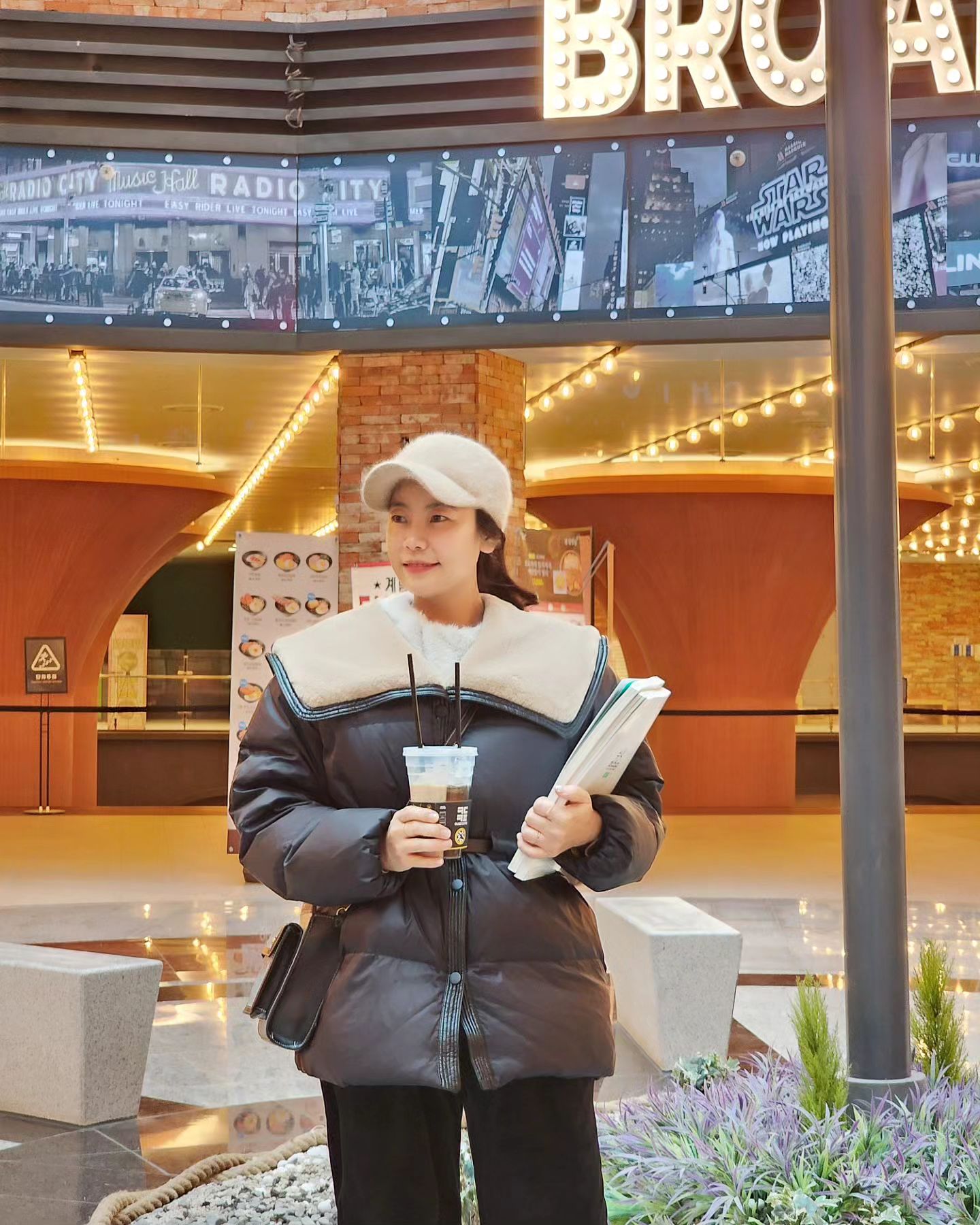 오~
우리 동네에 이런 곳이 있다니
나는 처음인데 울 아들은 가봤다네
벌써 이렇게나 컸구나 싶었던 하루지만
그래도 데이트 해서 햅삐했오😁