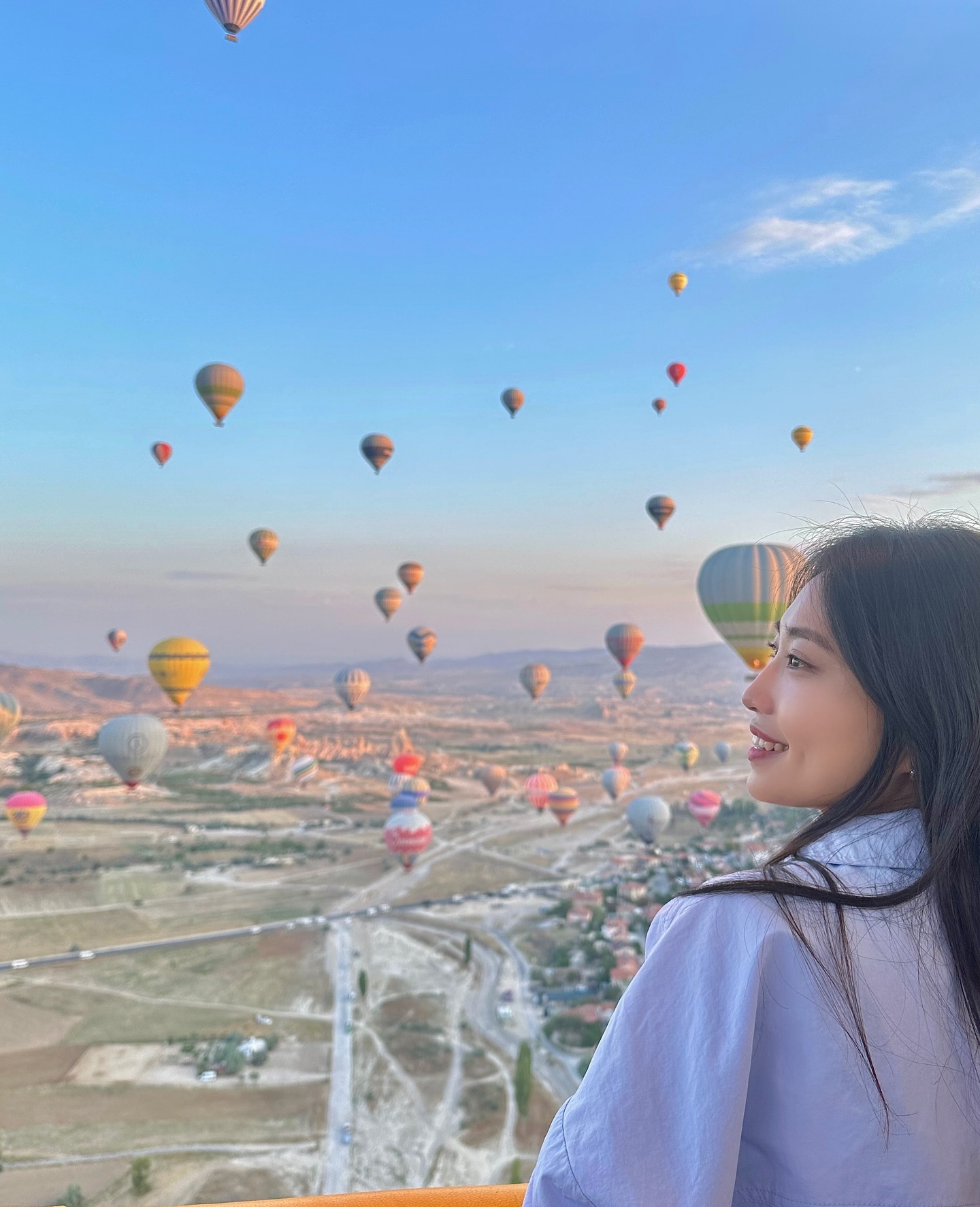튀르키예 여행에서 가장 기대했던 #벌룬 🎈
혹시나 날씨 때문에 못 타지 않을까 하루전까지 걱정했는데
날씨도 좋고, 견적보다 저렴하게 타서 모든게 다 lucky✨

#turkiye #kapadokya #튀르키예 #카파도키아
#열기구 #balloons