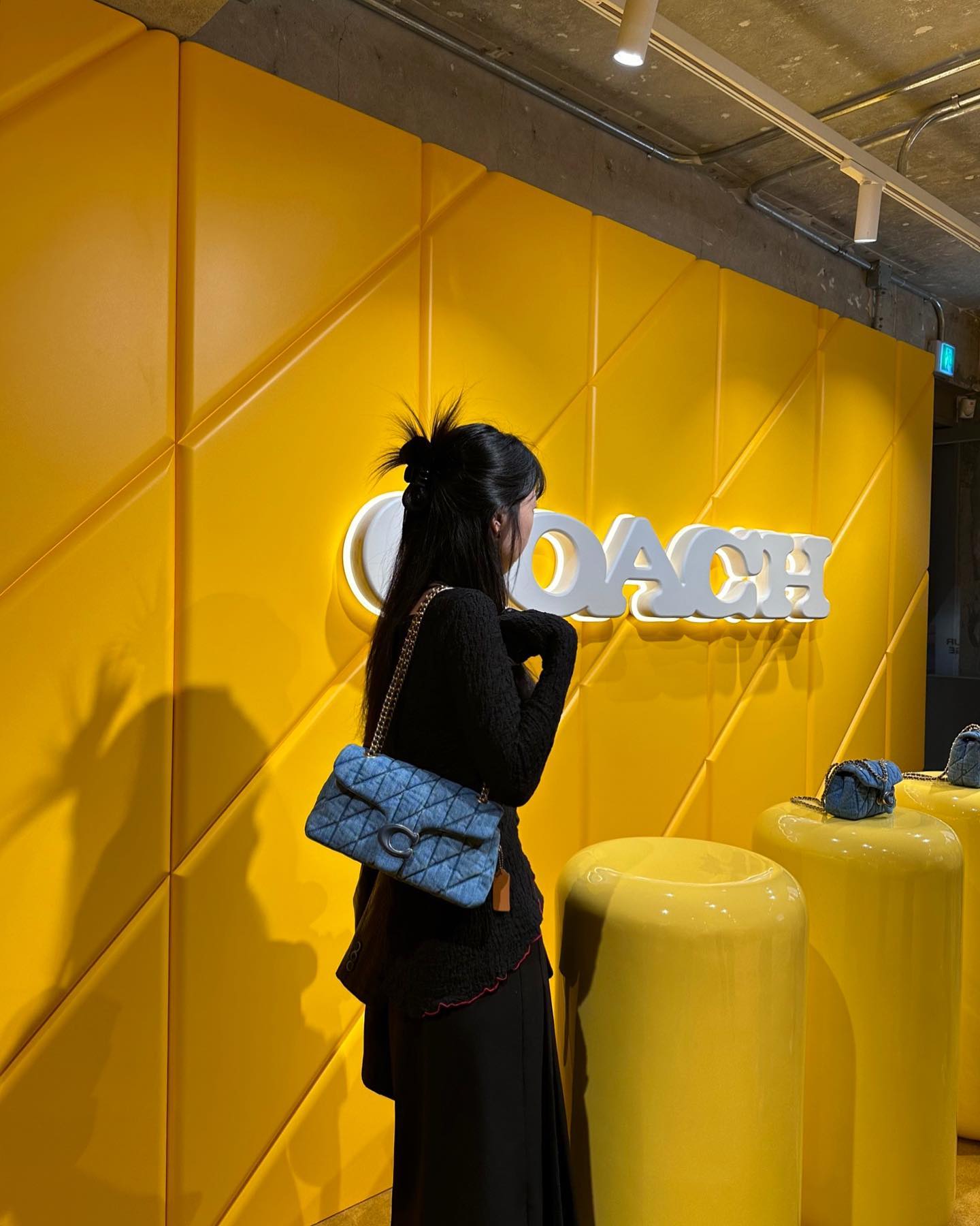 coach Find your courage👜💛
빨리 가서 서보라는 언니들ㅋㅋ태비백케이크는 놓쳤지만 망고샤베트와 나만의키링 겟,,😎✈️🏷️ #오히려좋아
#CoachNY#CoachKorea#CourageToBeReal#코치성수팝업#코치퀼팅태비